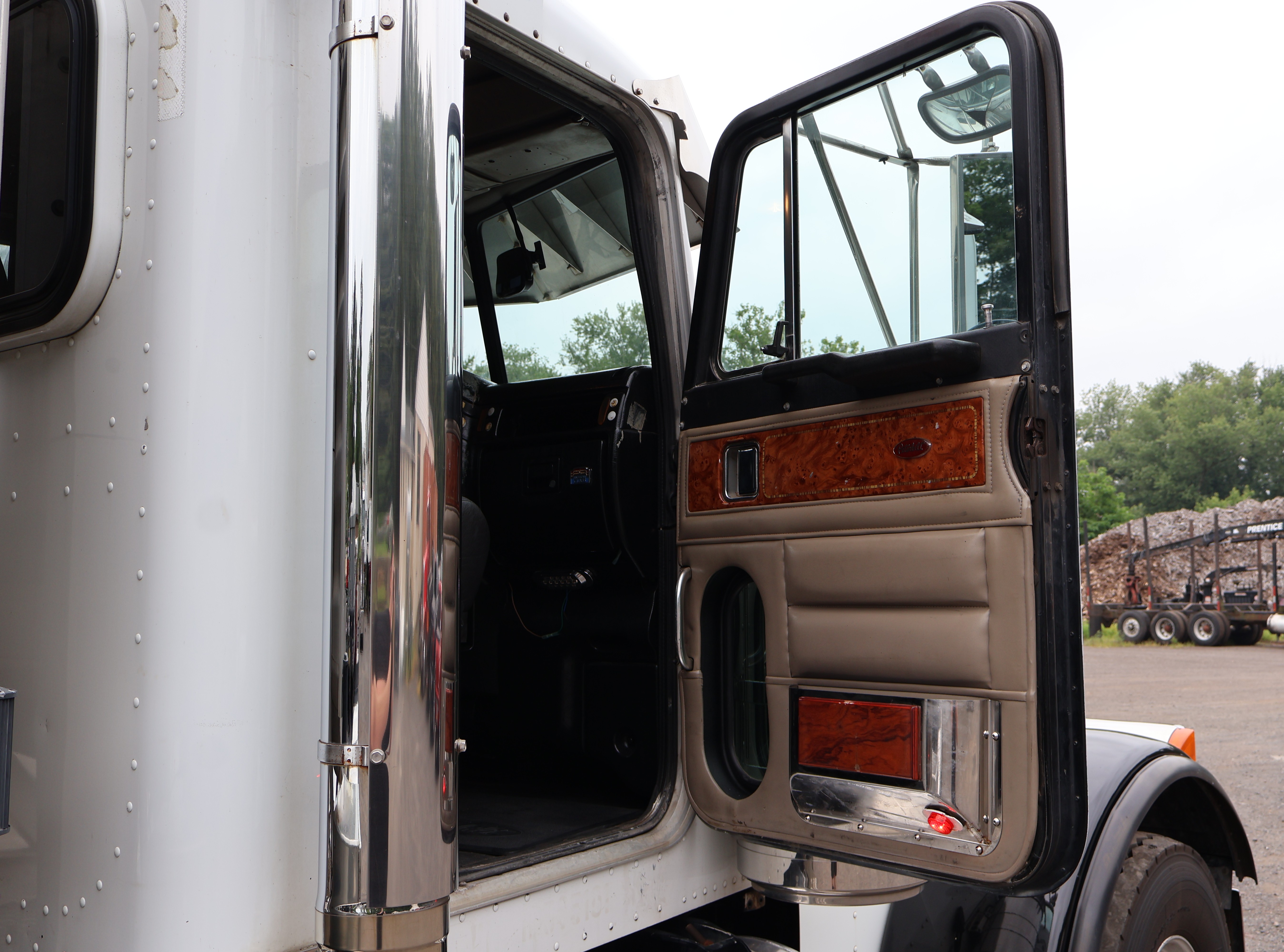 2001 PETERBILT 379 - Image 15