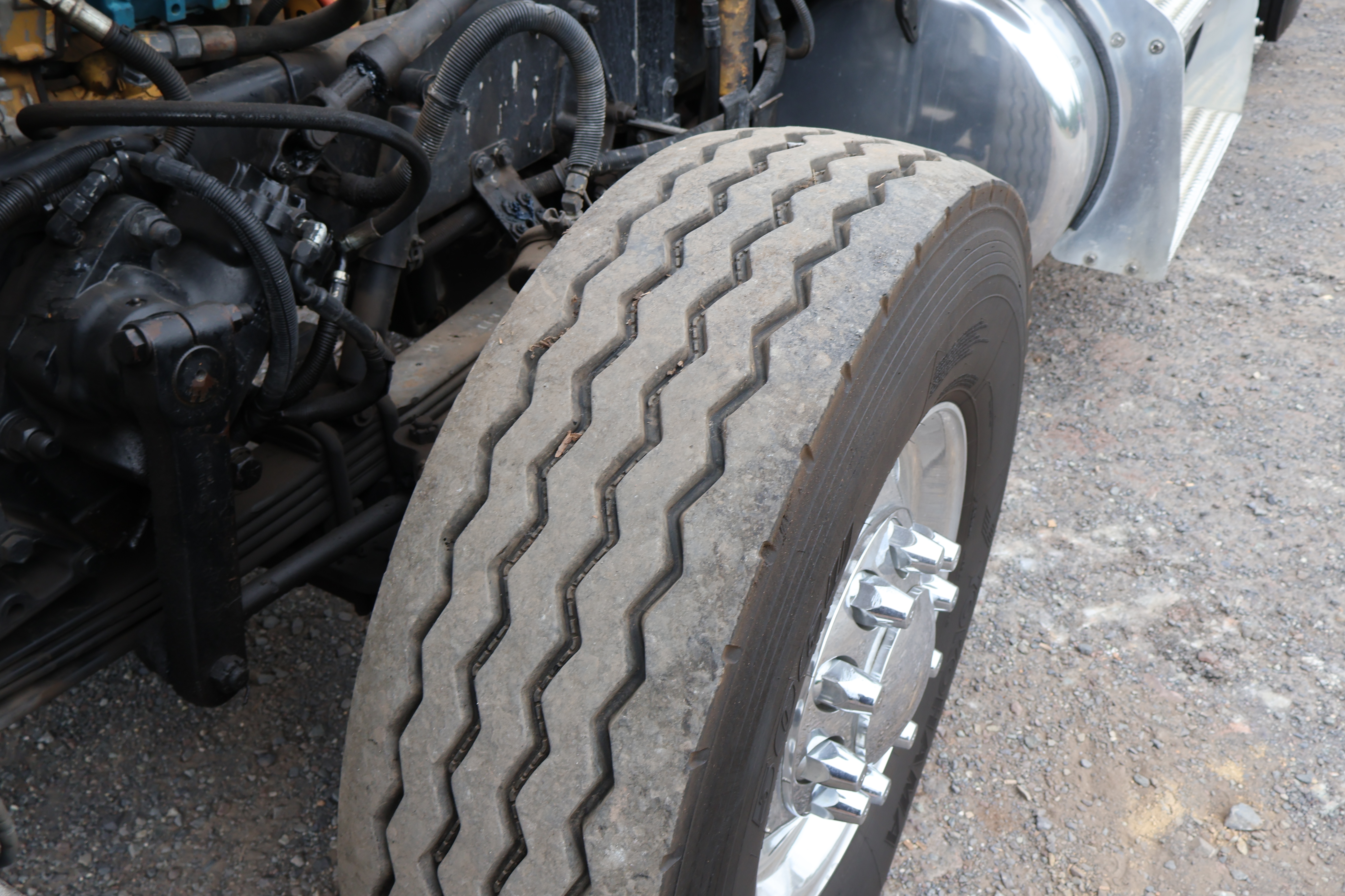 2001 PETERBILT 379 - Image 39