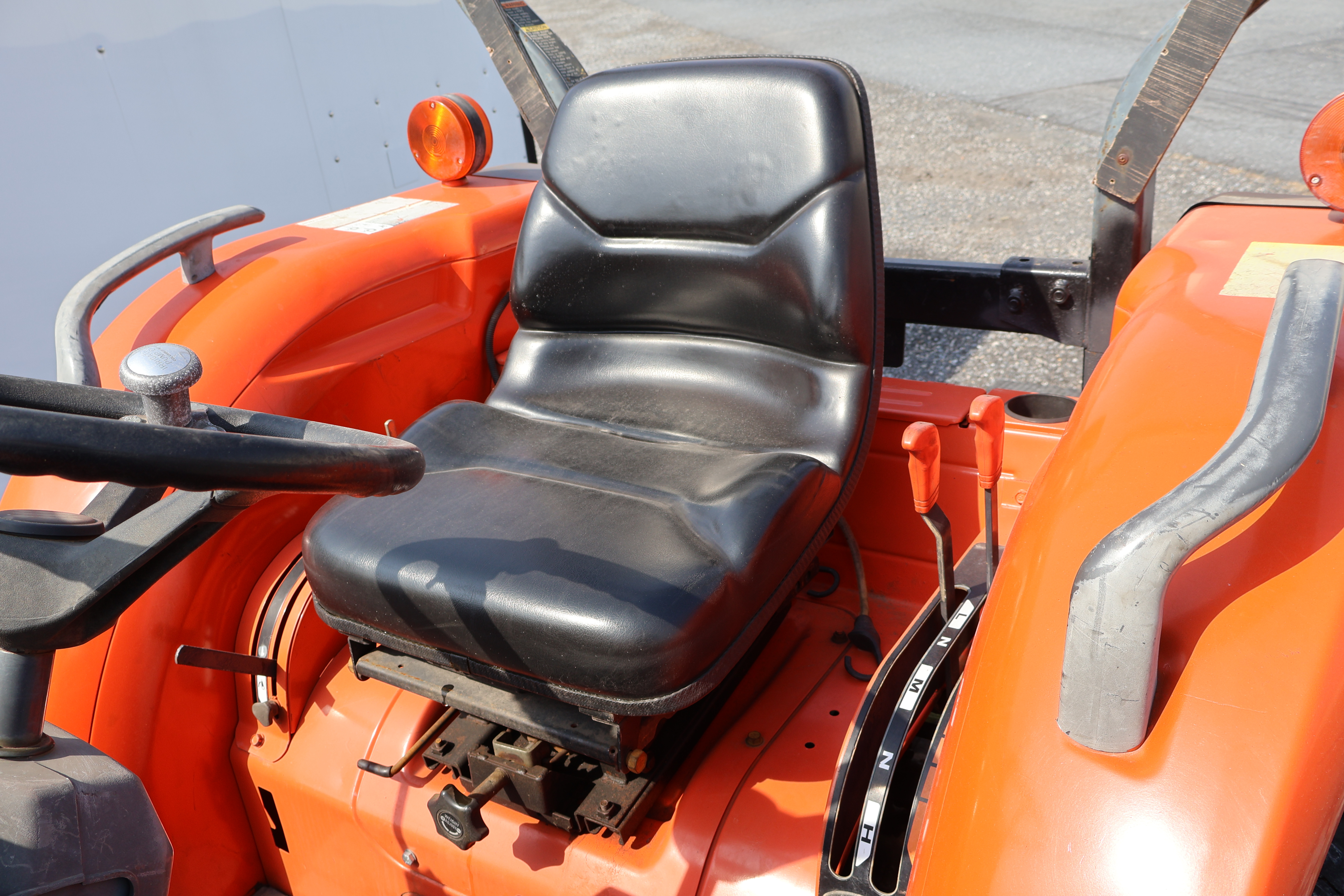 2003 KUBOTA L4330D - Image 23