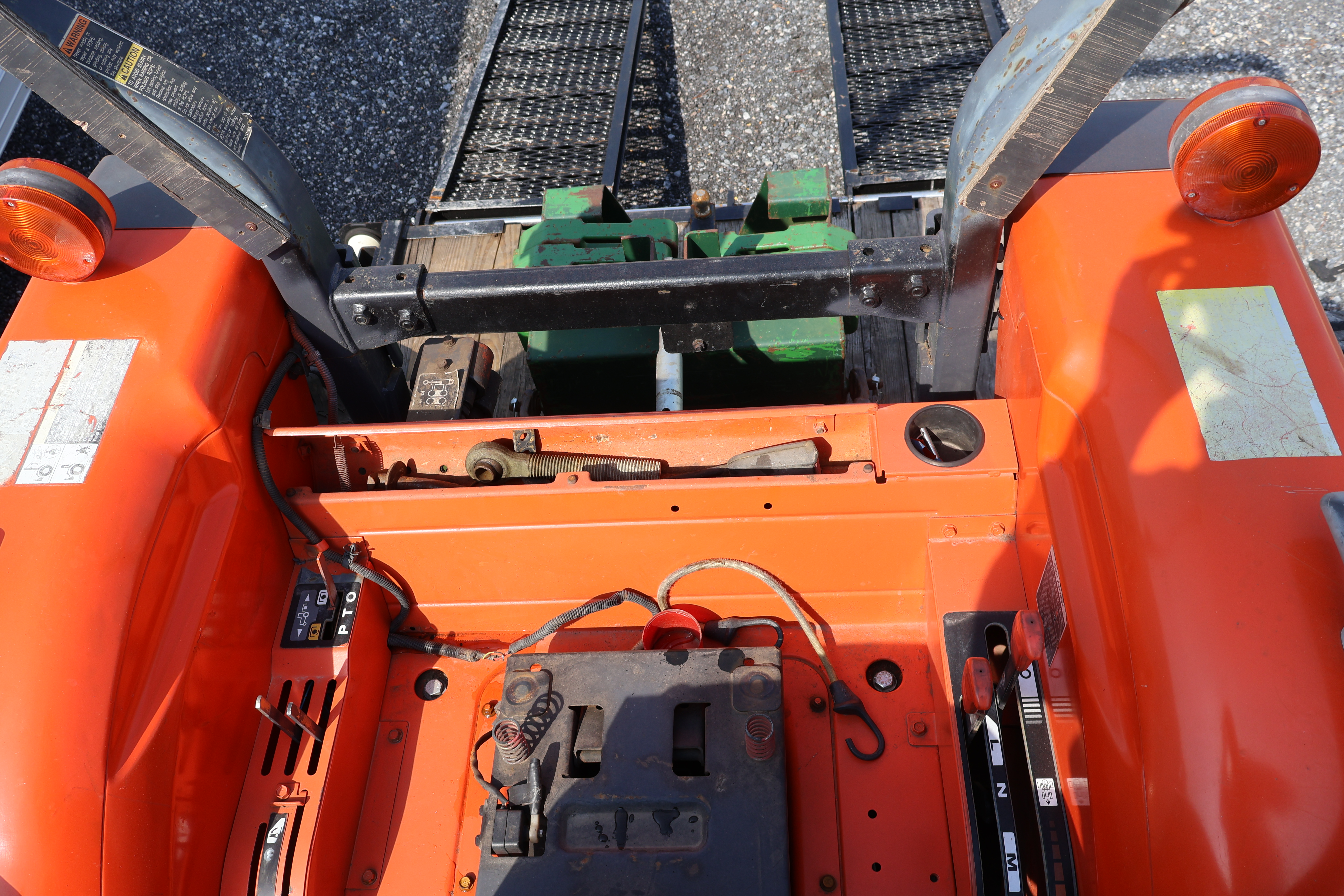 2003 KUBOTA L4330D - Image 33