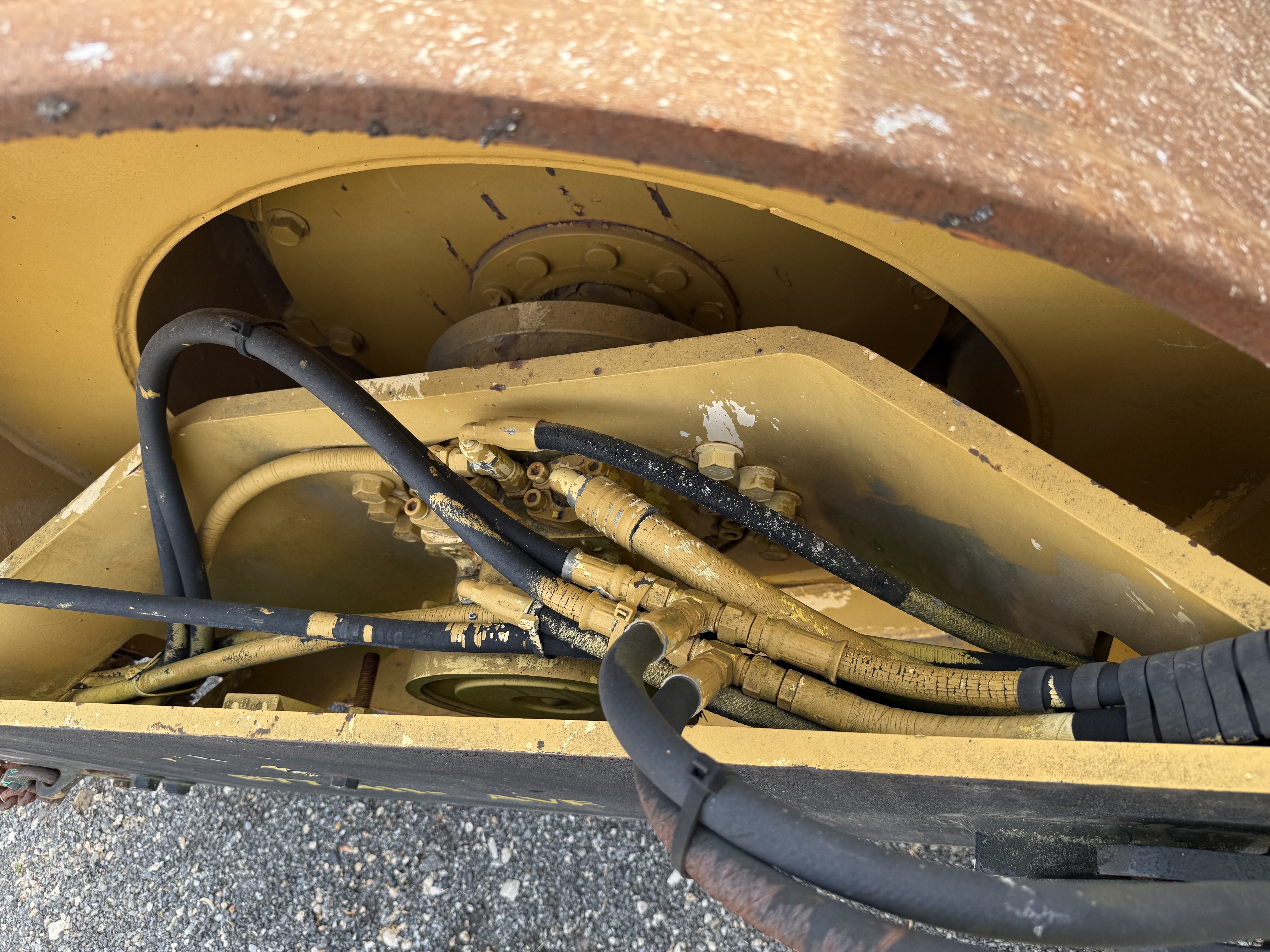 2004 HYPAC C330B - Image 9