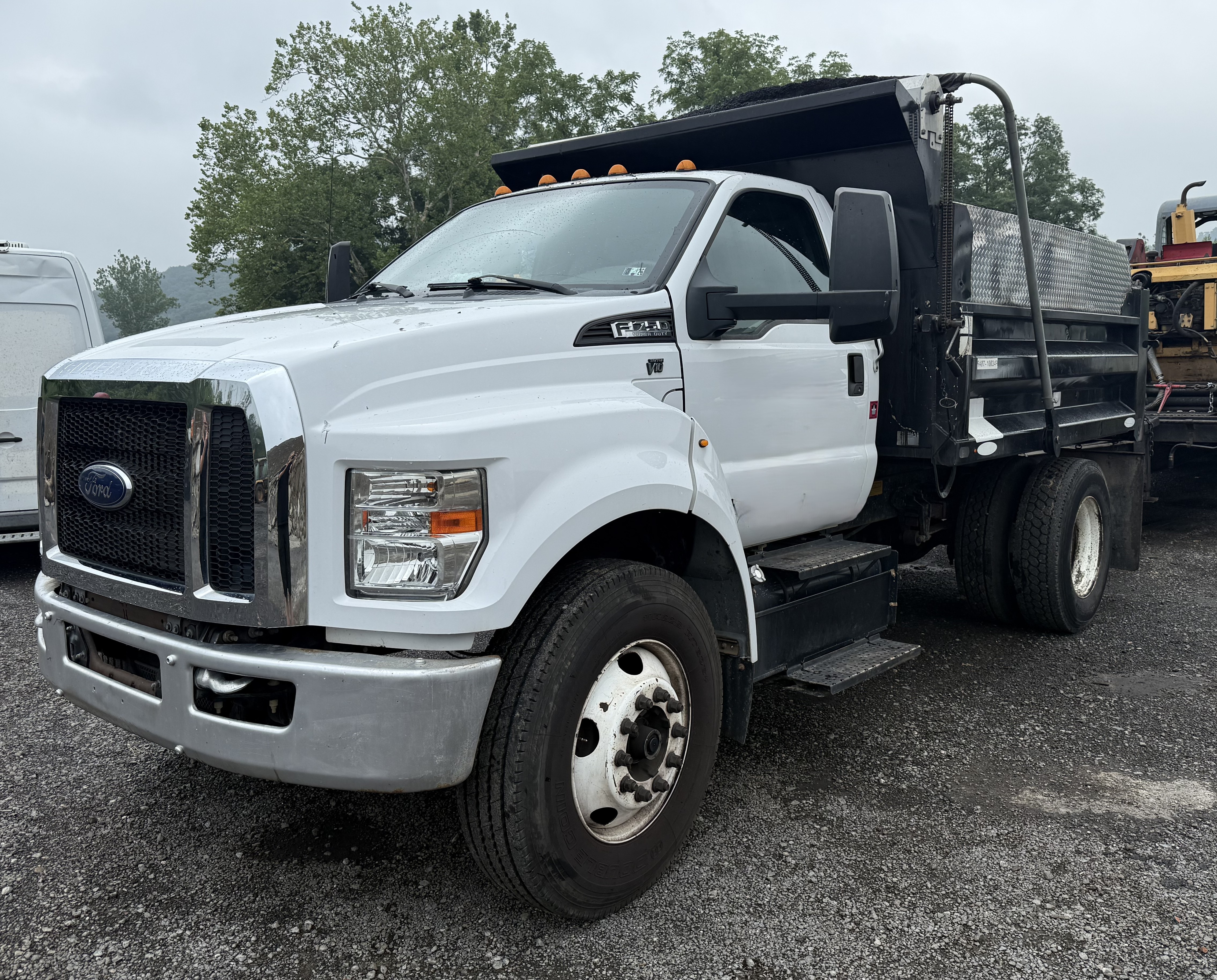 2016 FORD F-750 - Image 4