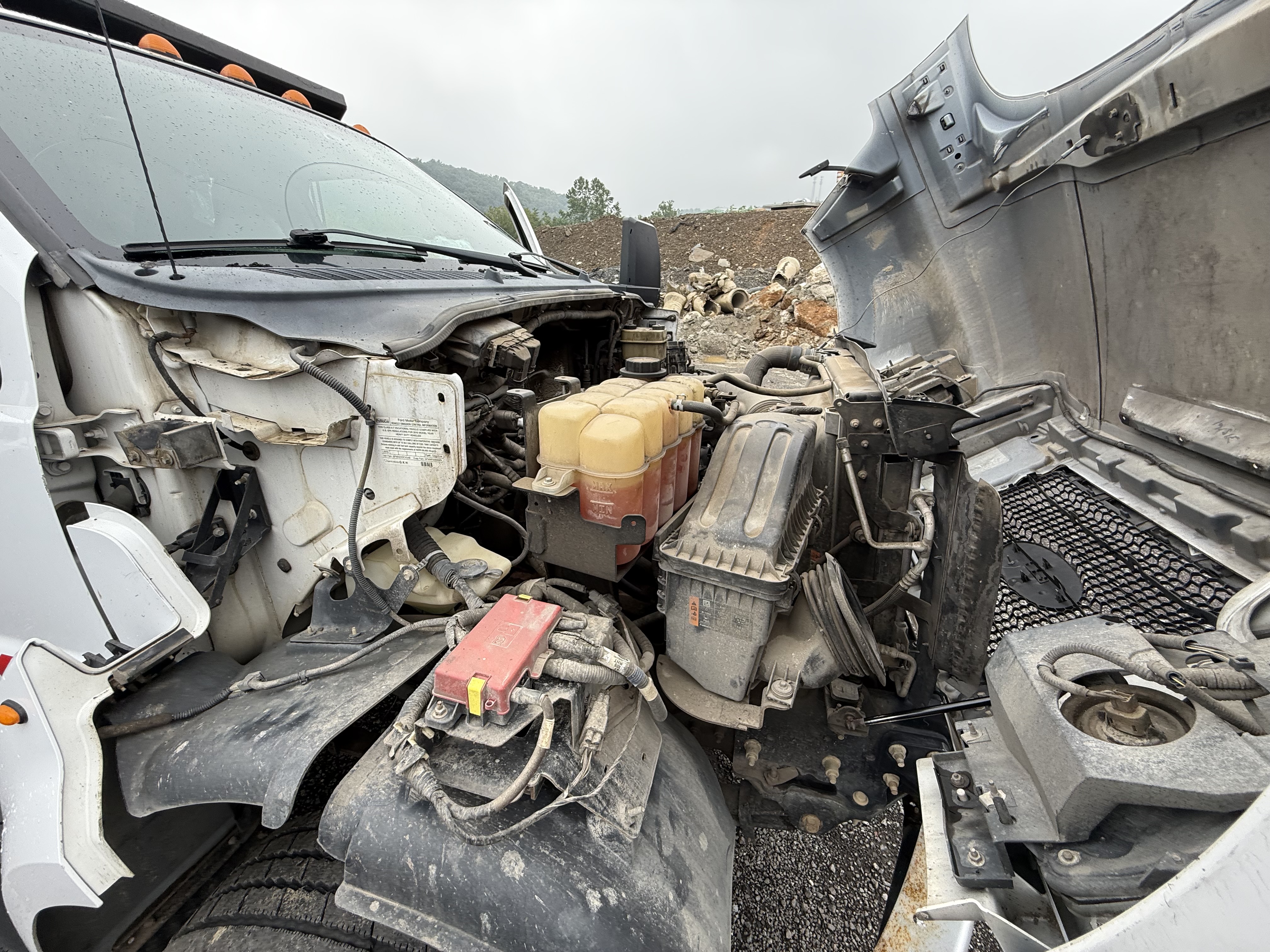 2016 FORD F-750 - Image 24