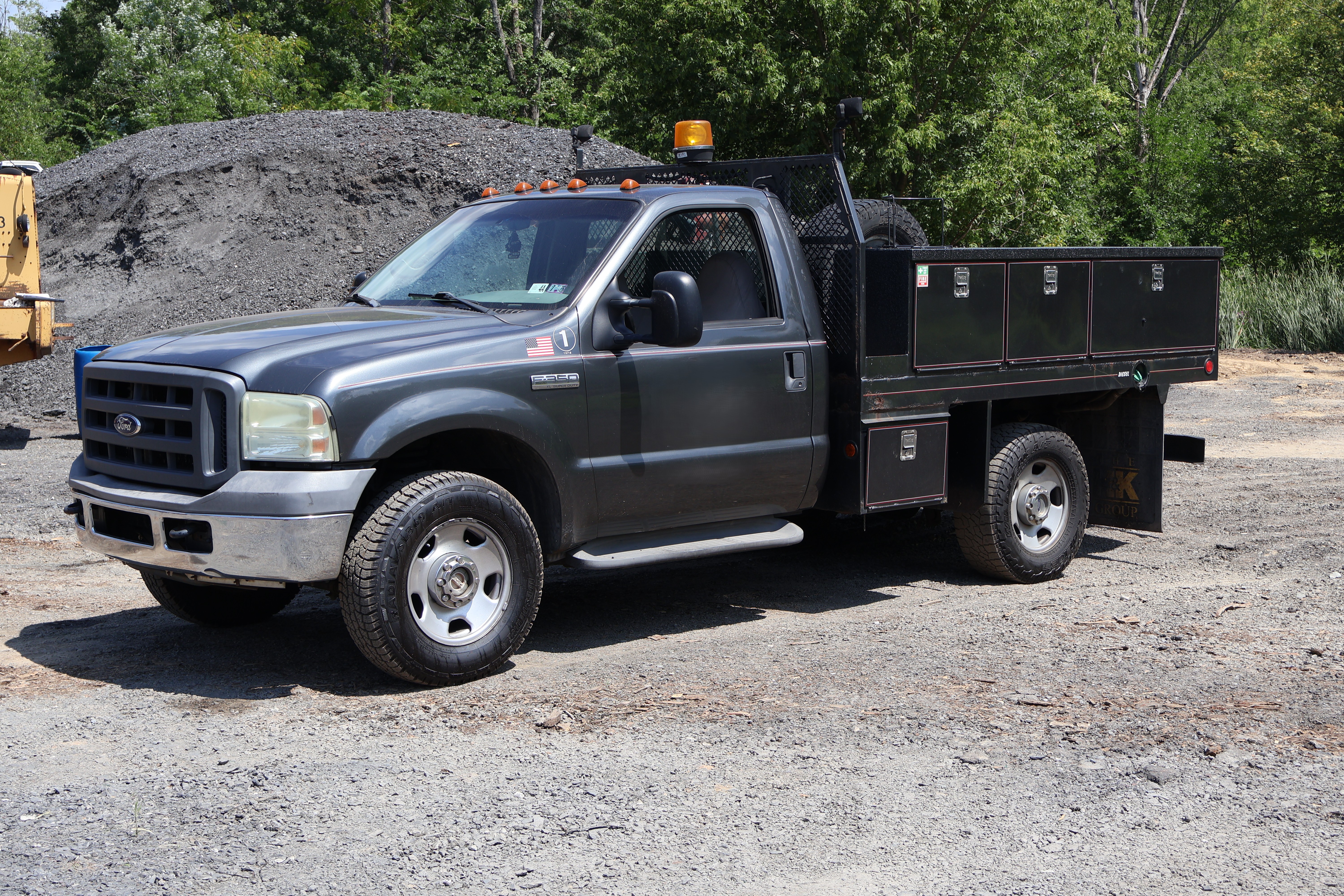 2005 FORD F-350 - Image 2