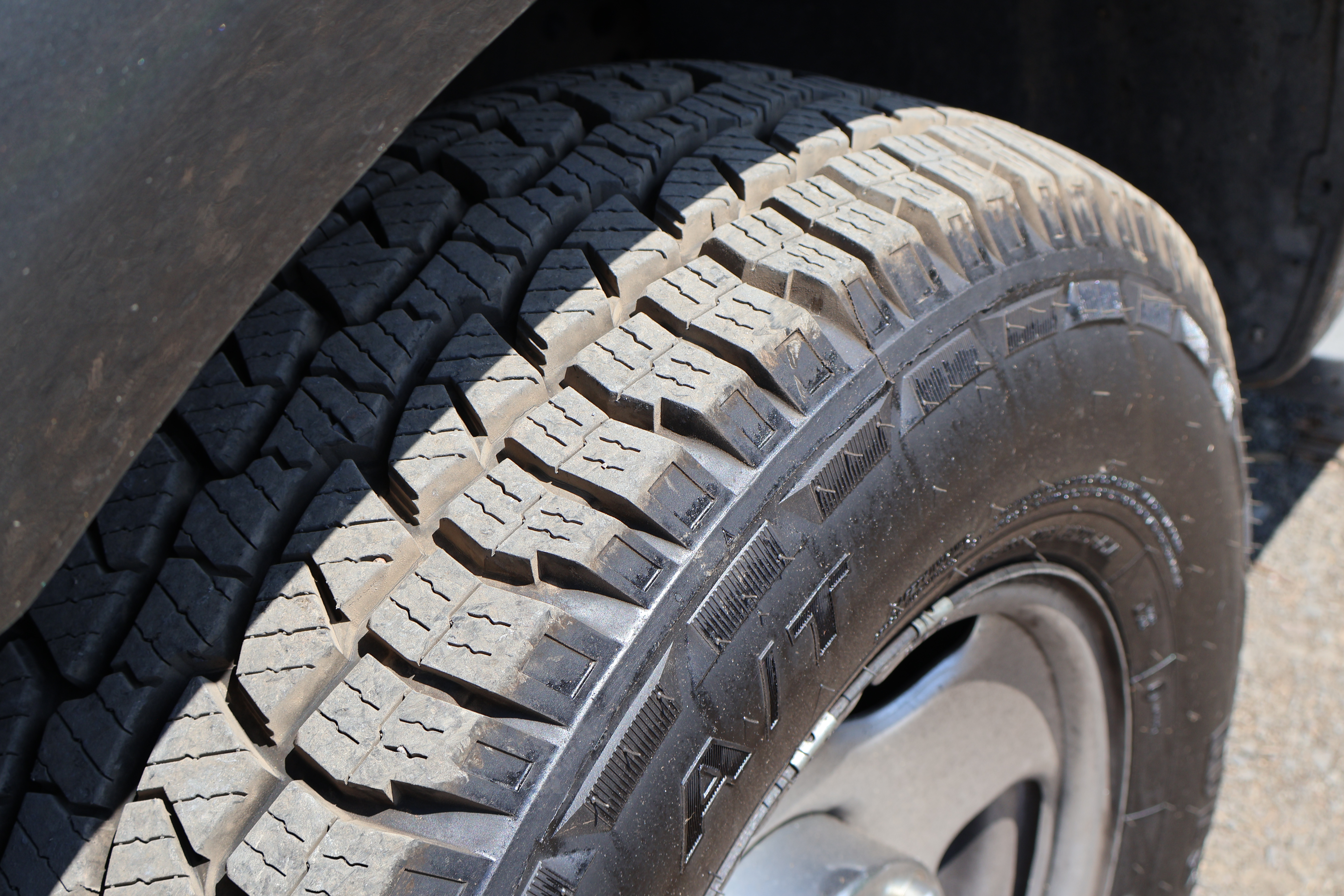 2005 FORD F-350 - Image 12