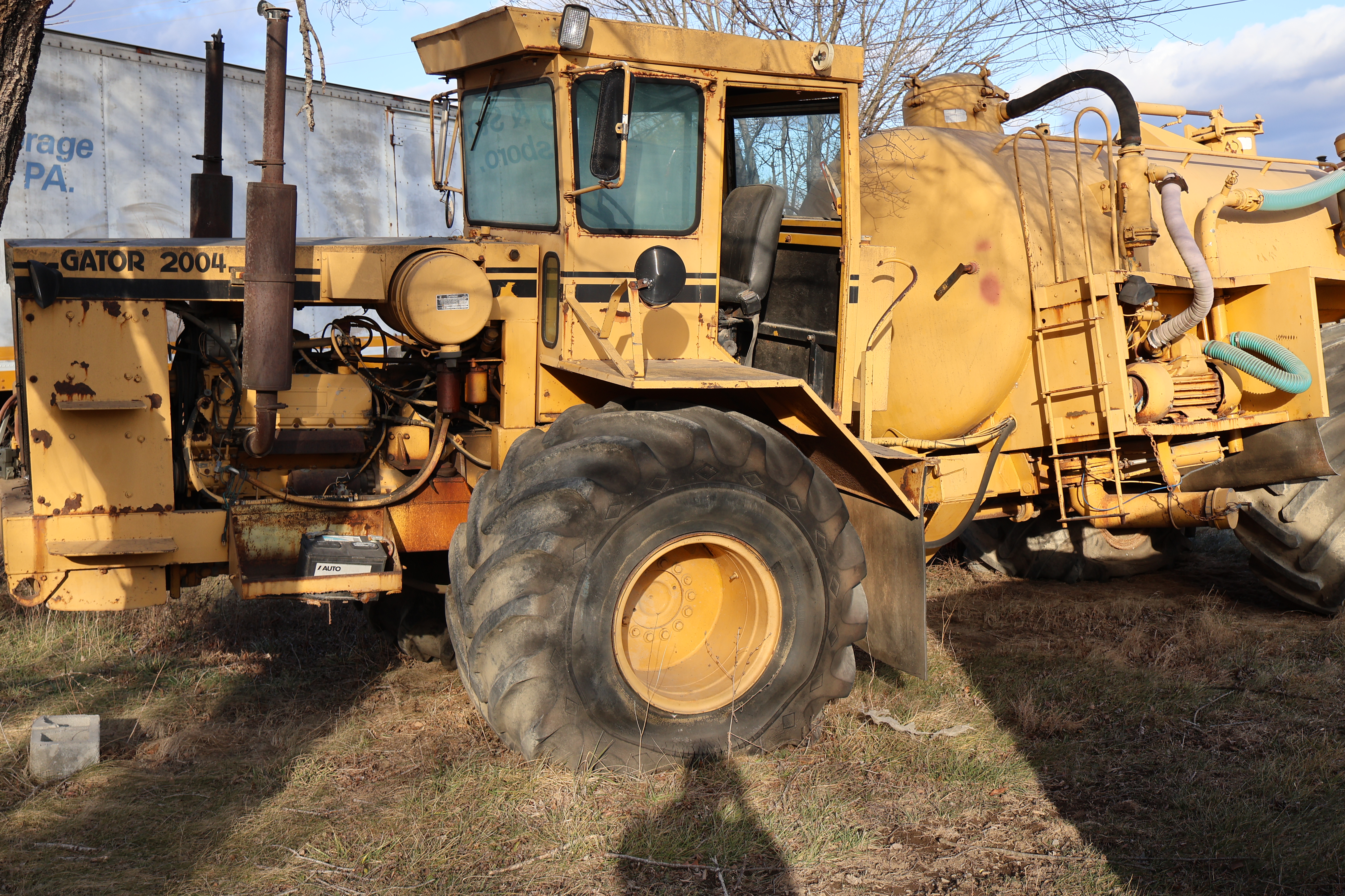 1989  Gator 2004 - Image 2