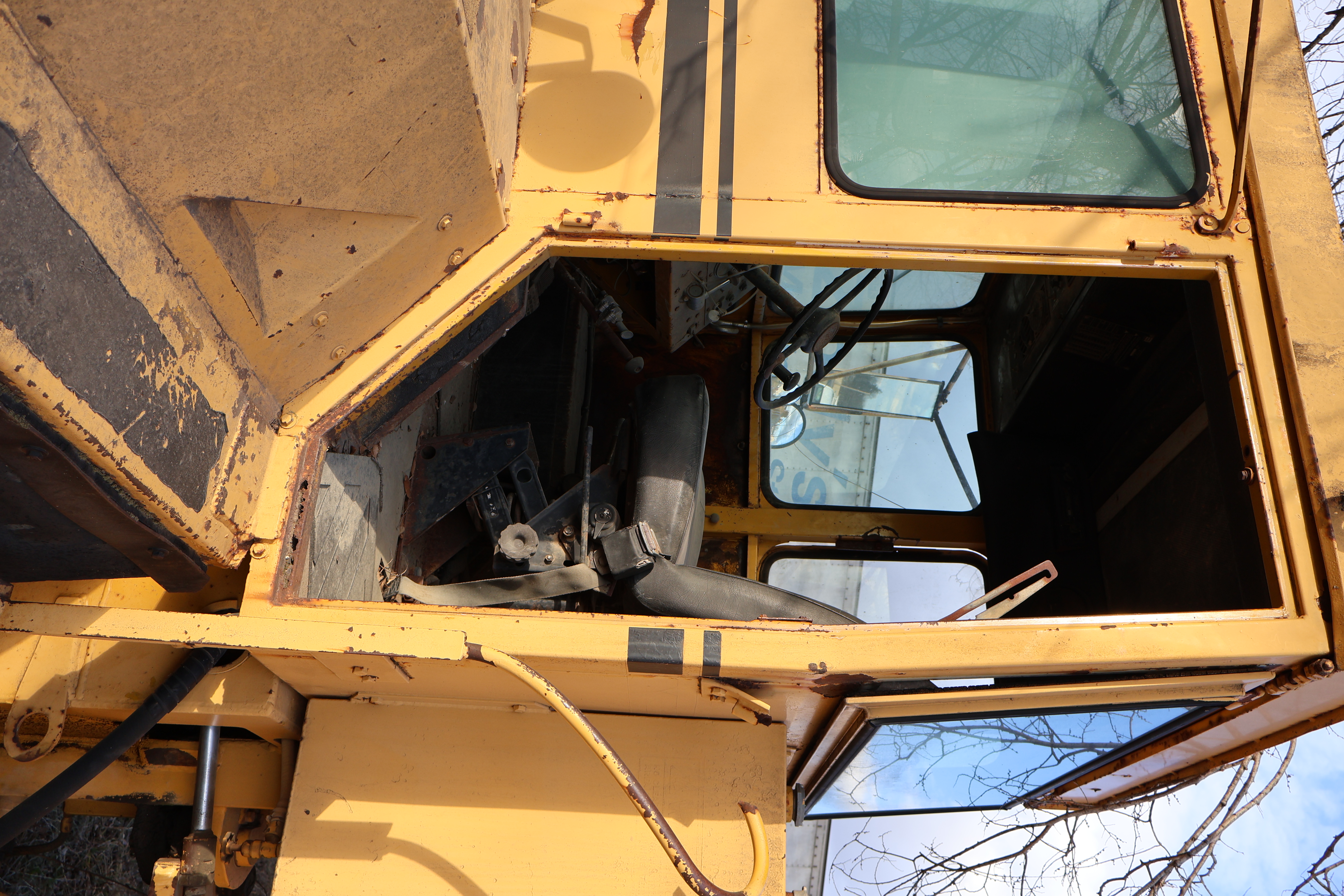 1989  Gator 2004 - view 11 of 24