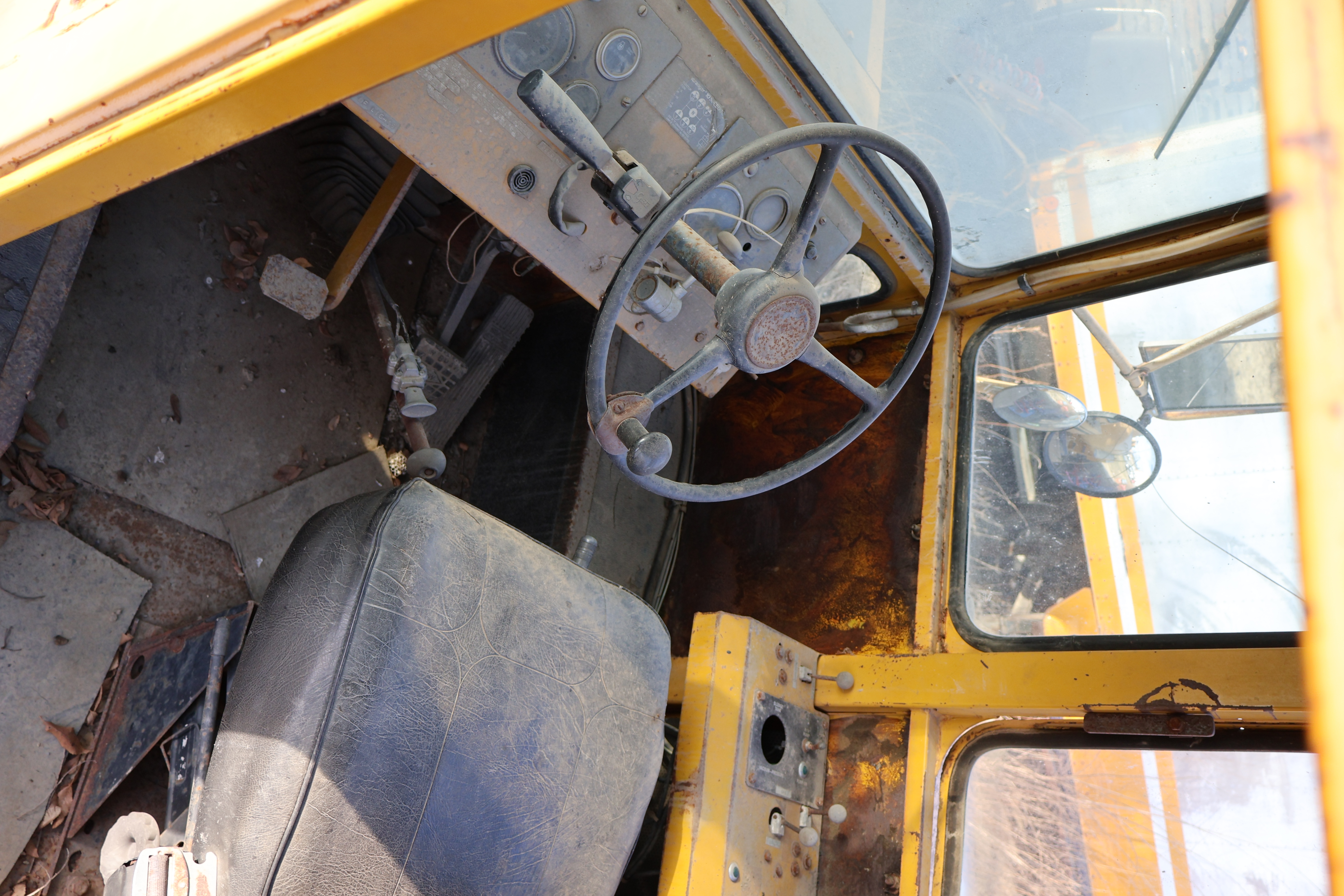 1989  Gator 2004 - Image 13