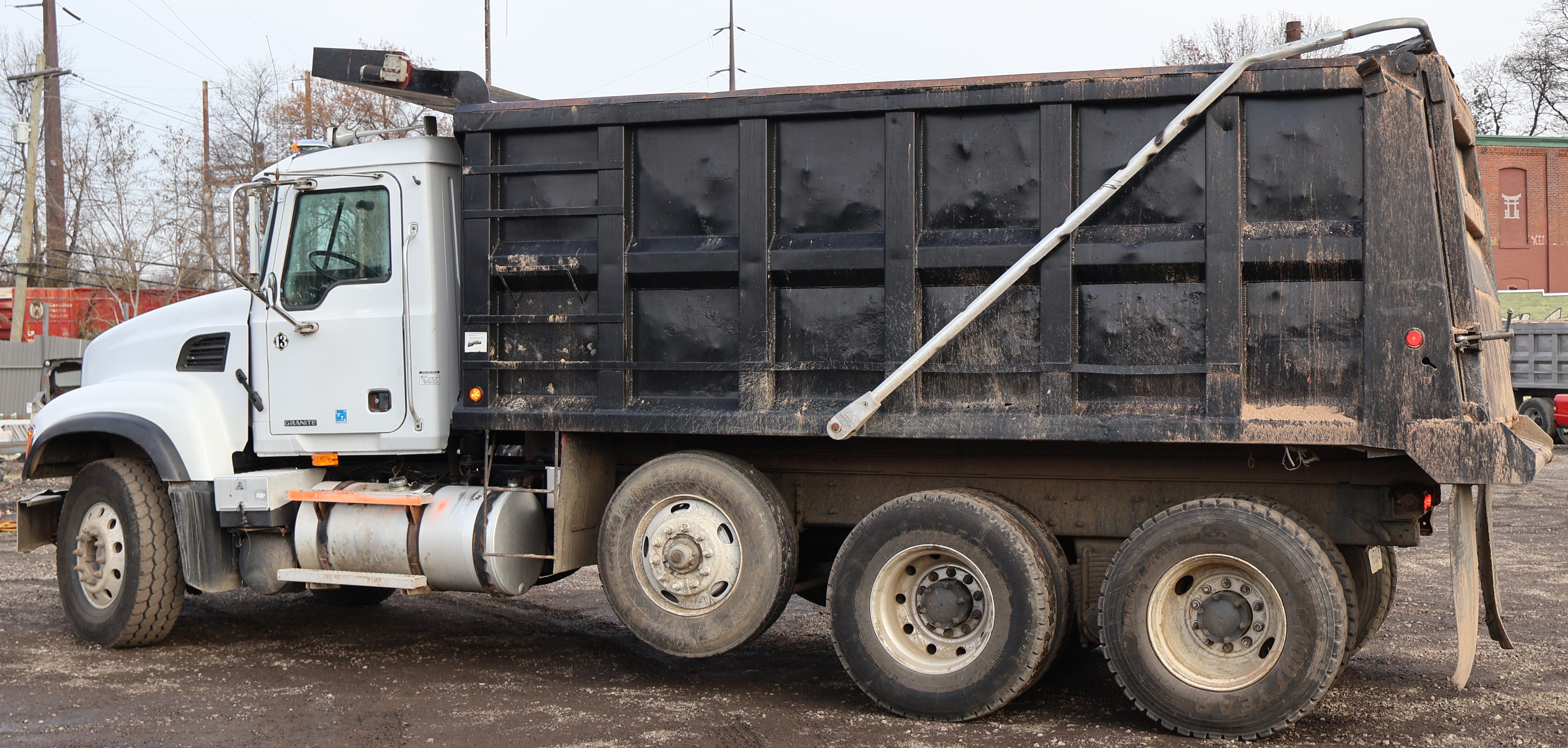 2007 MACK Granite CV713 - view 7 of 40