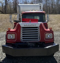 2005 MACK DM690S - Image 2