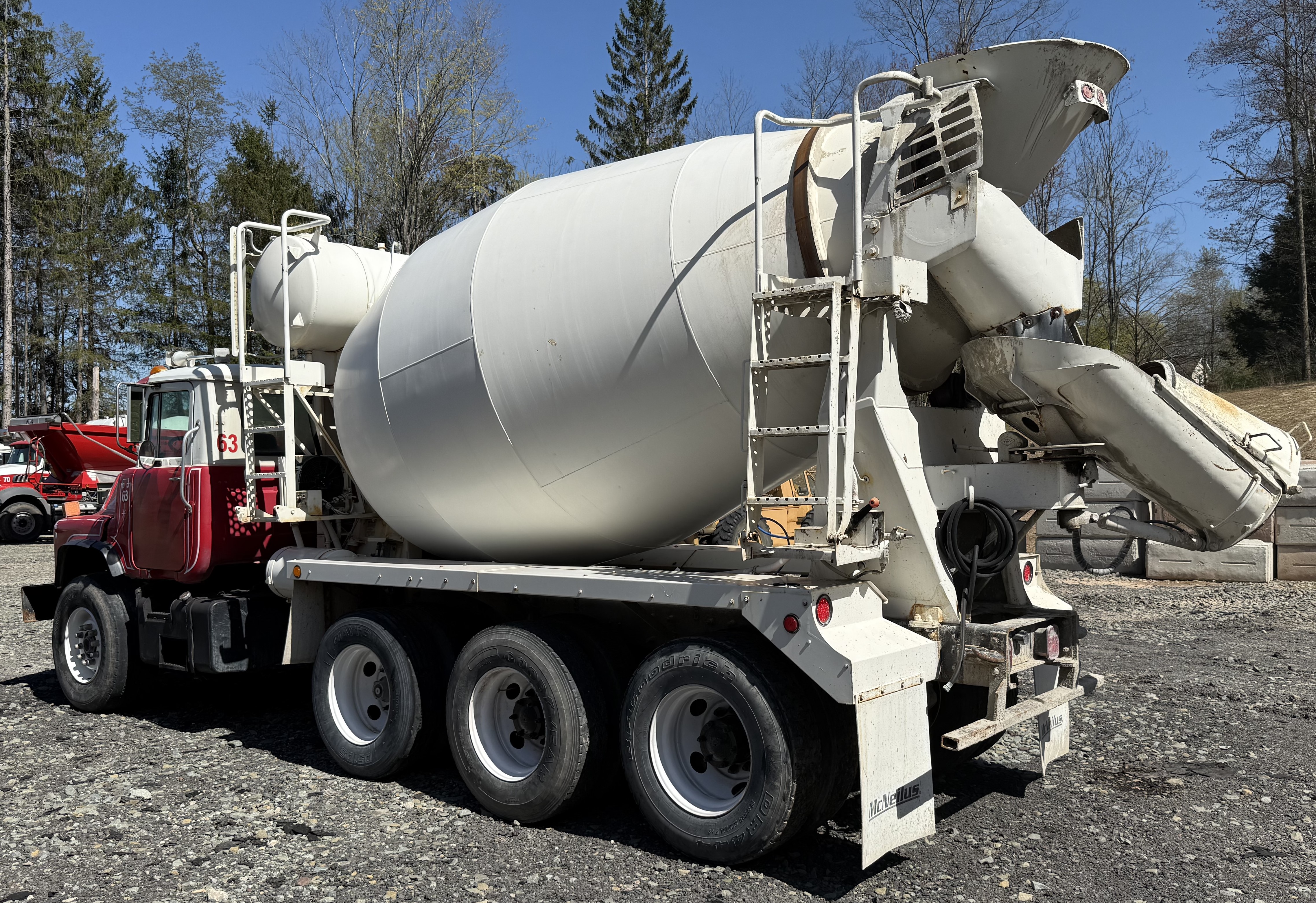 2005 MACK DM690S - view 8 of 40