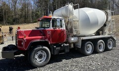 2005 MACK DM690S - Image 9