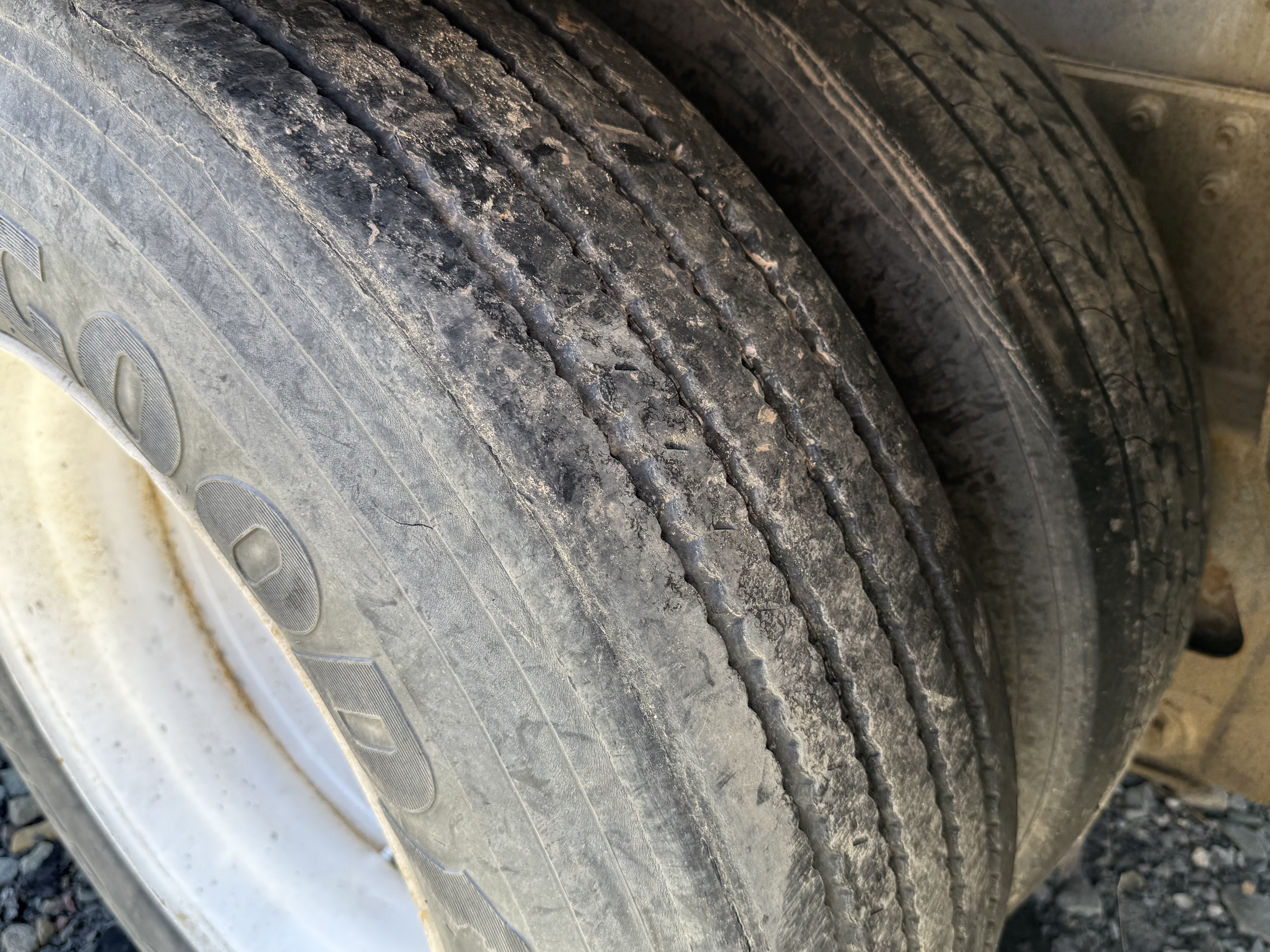 2005 MACK DM690S - Image 30