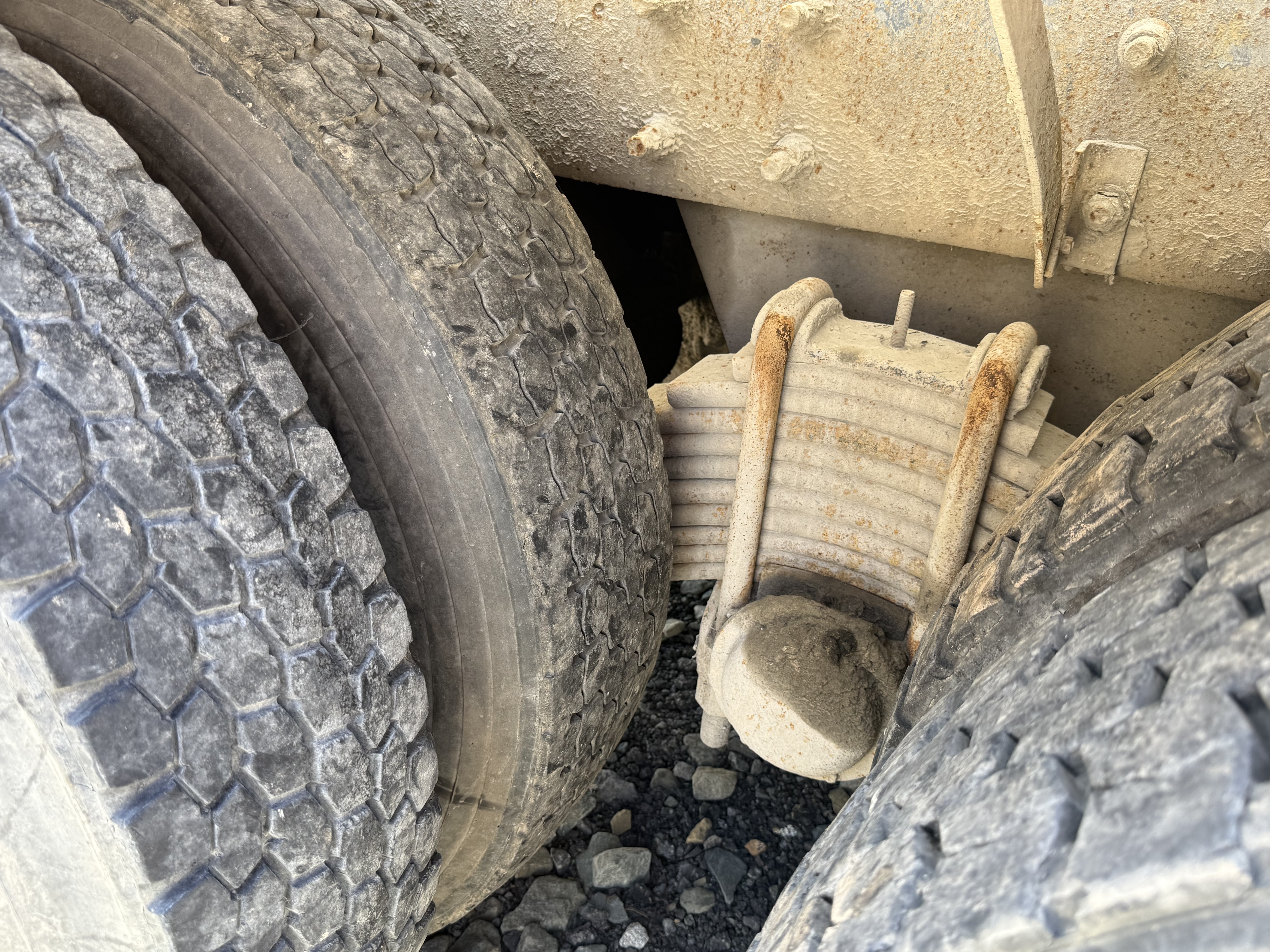 2005 MACK DM690S - Image 33