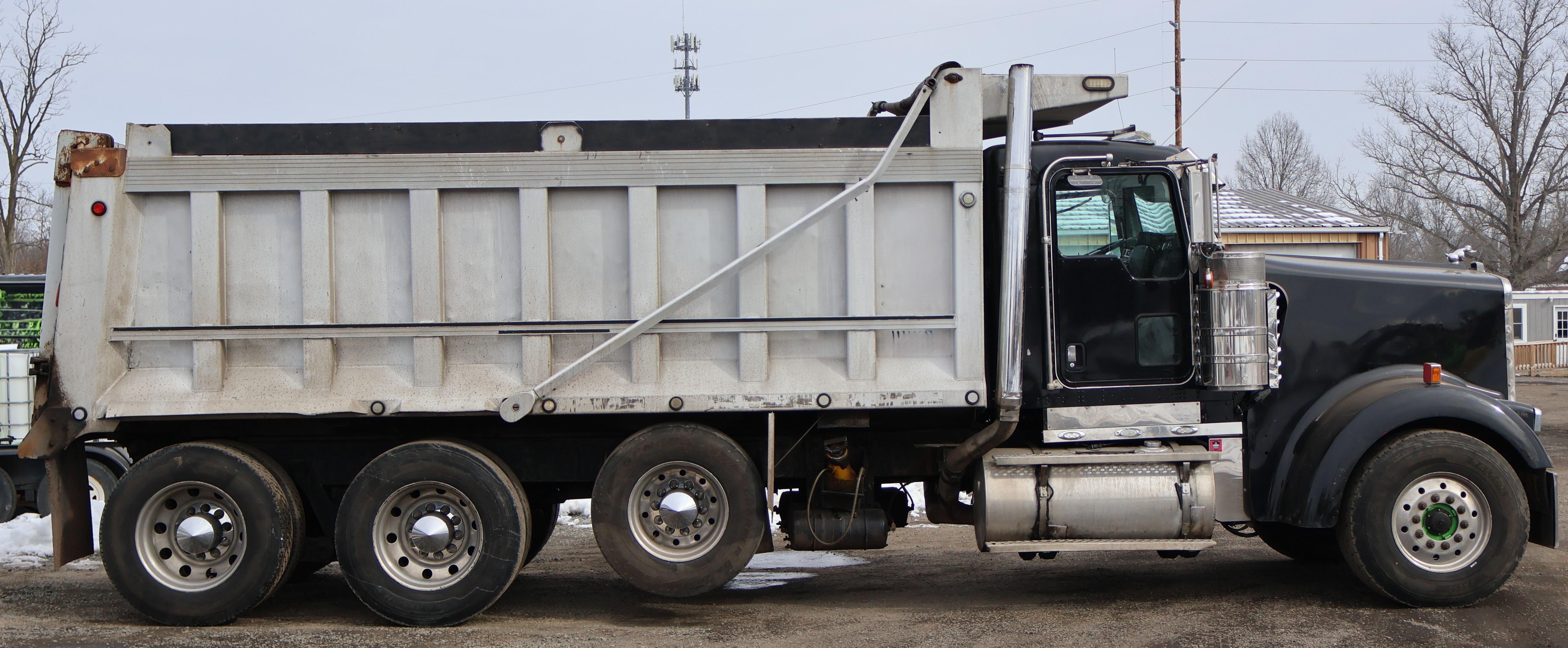 2005 KENWORTH W900 - Image 5