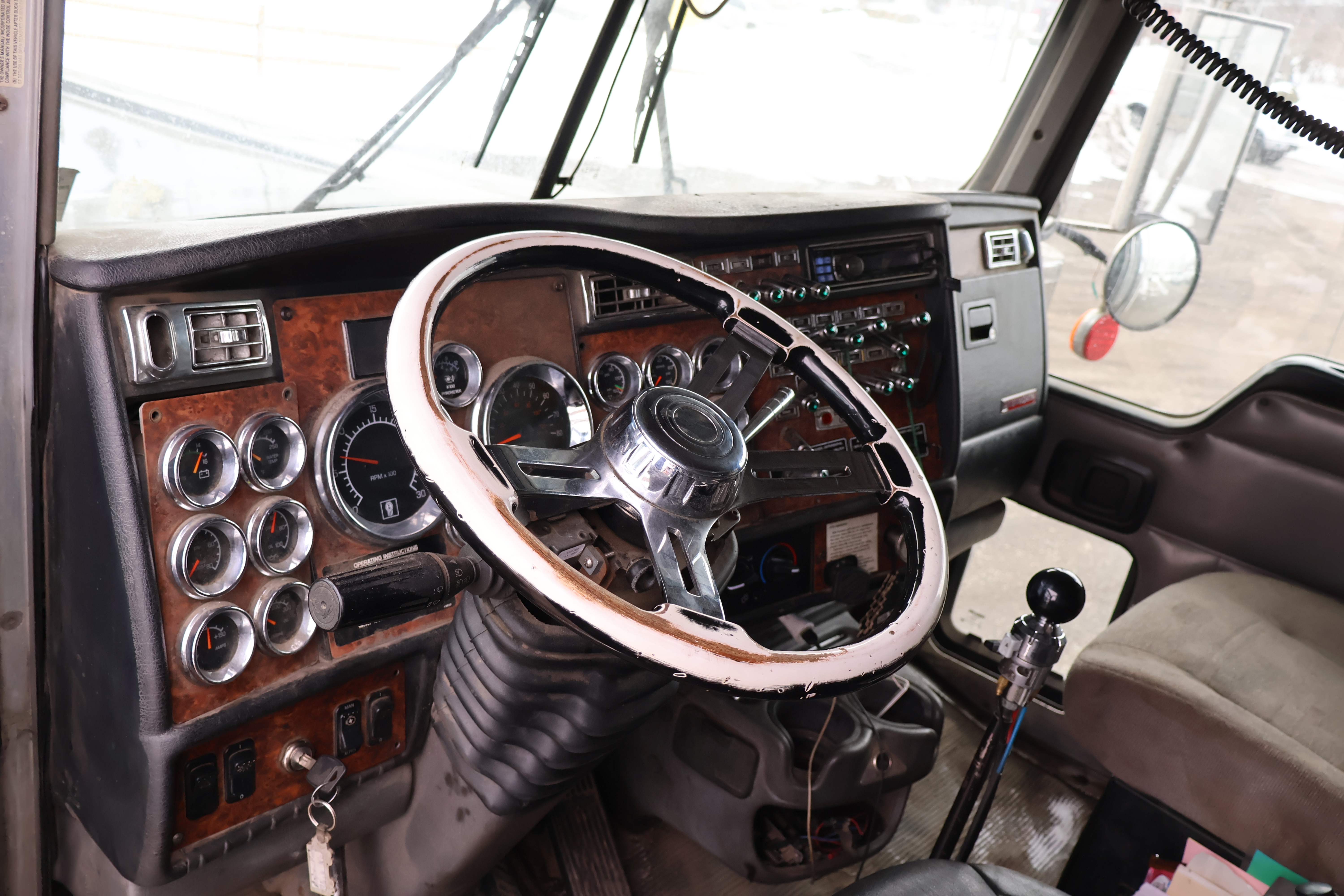 2005 KENWORTH W900 - Image 18