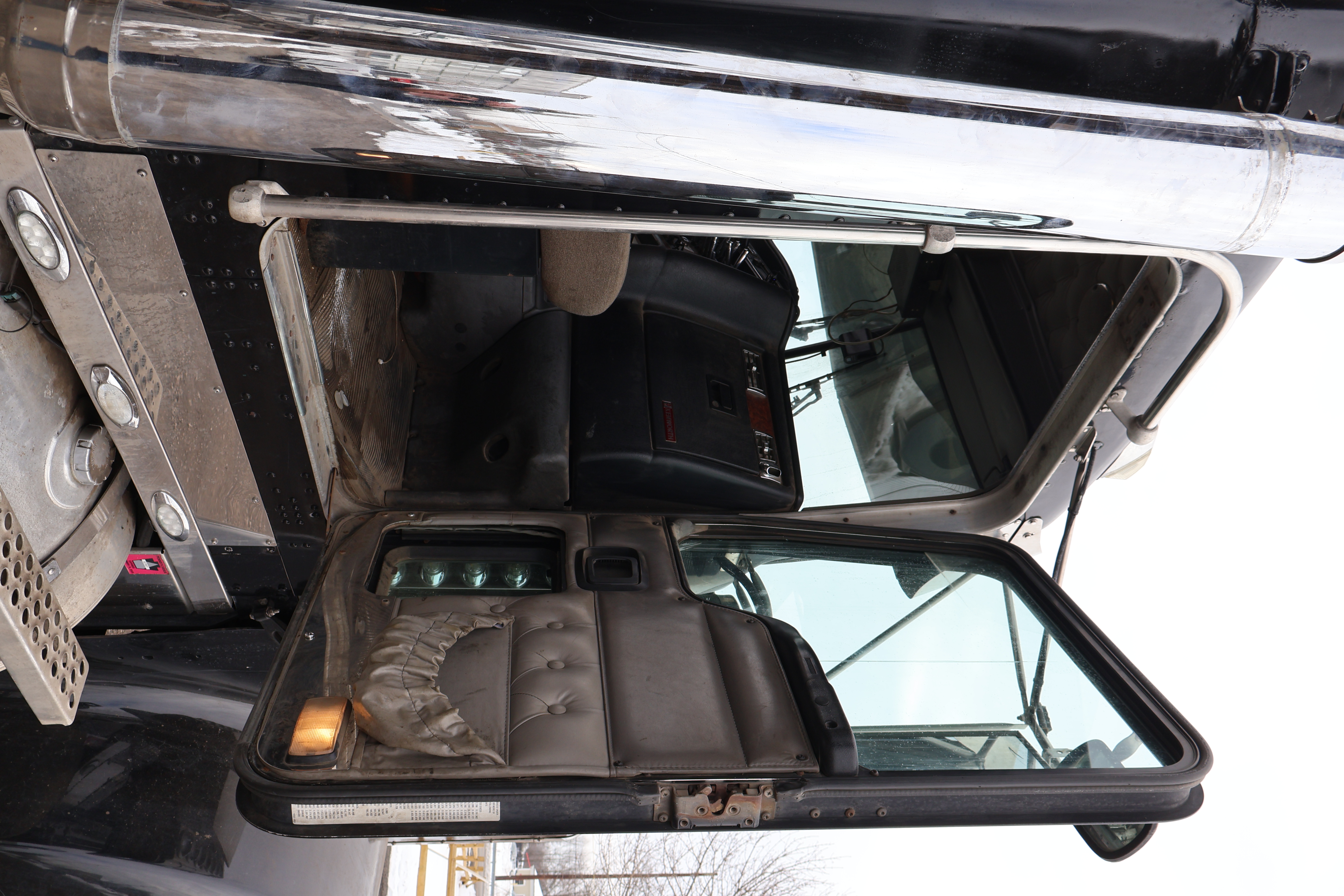 2005 KENWORTH W900 - Image 29