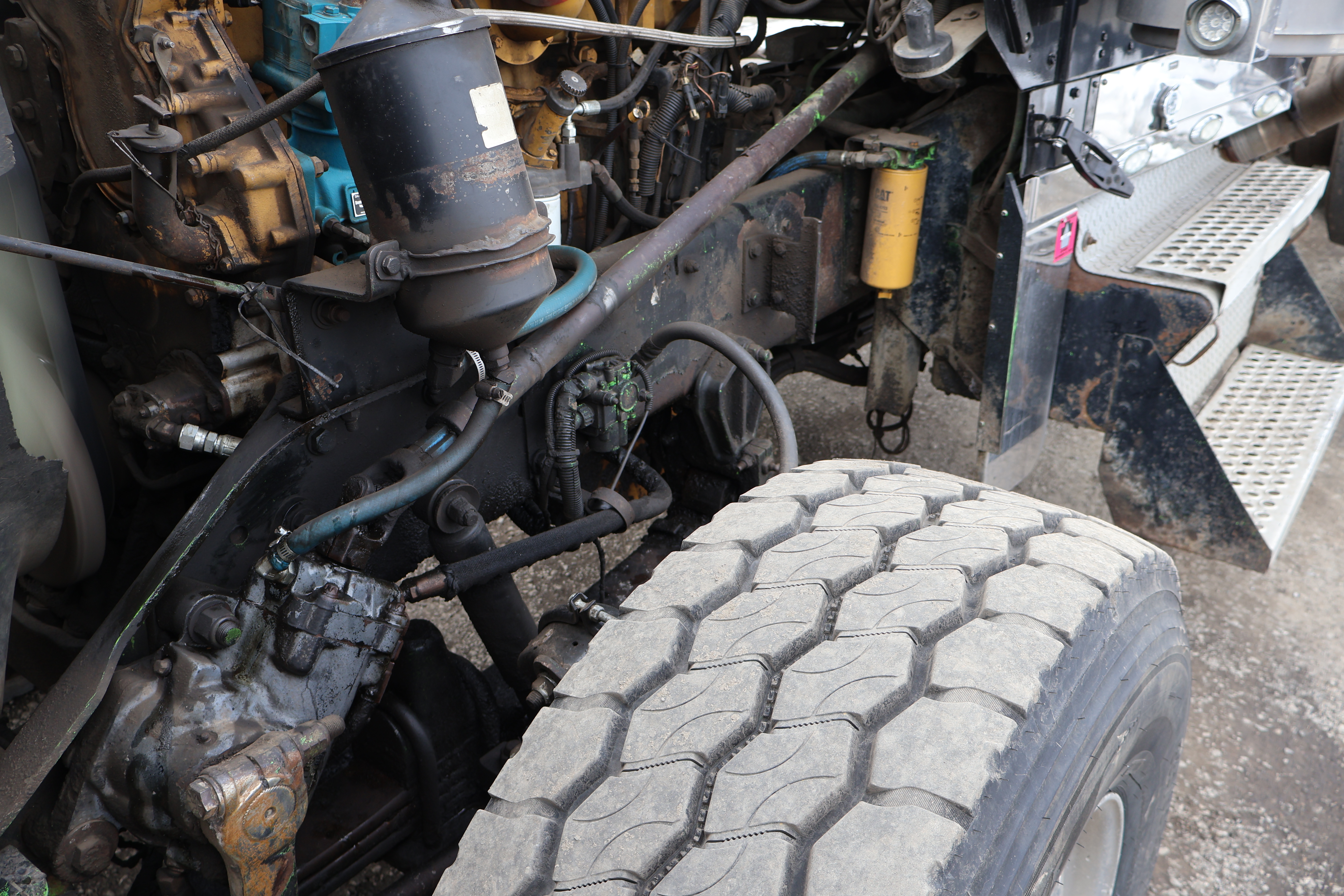 2005 KENWORTH W900 - Image 38