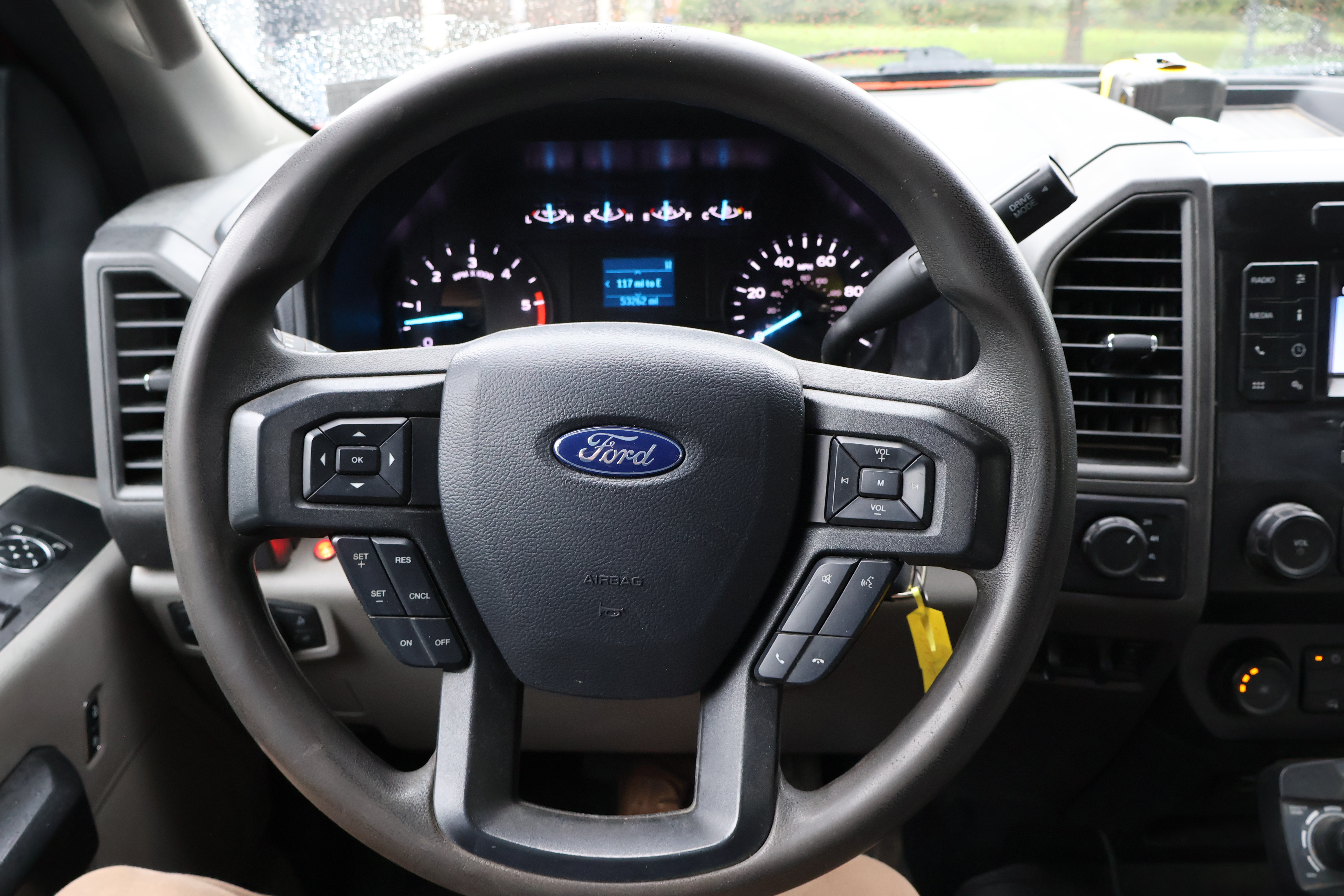 2020 FORD F550 - Image 24