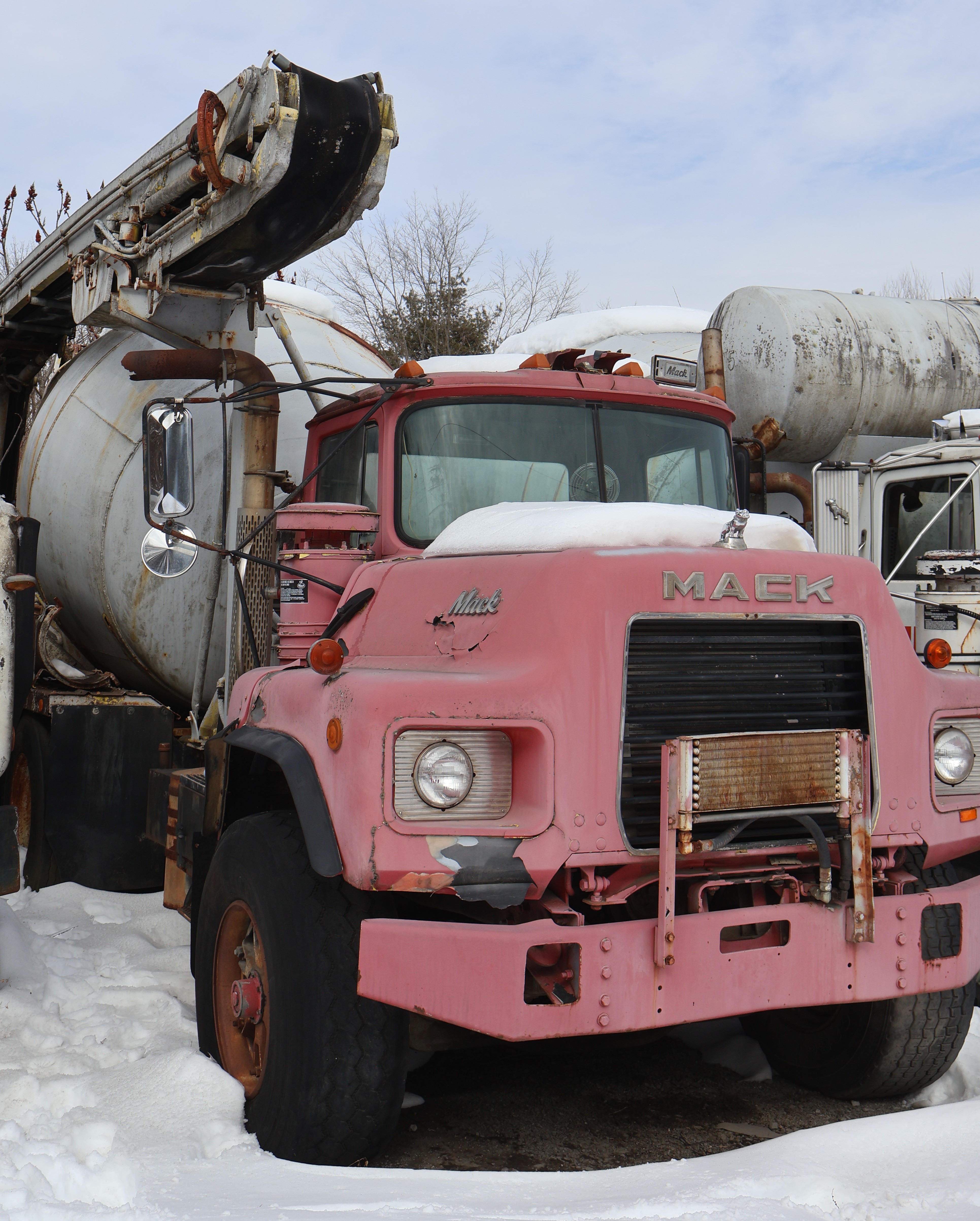 1993 MACK DM690S - view 1 of 33