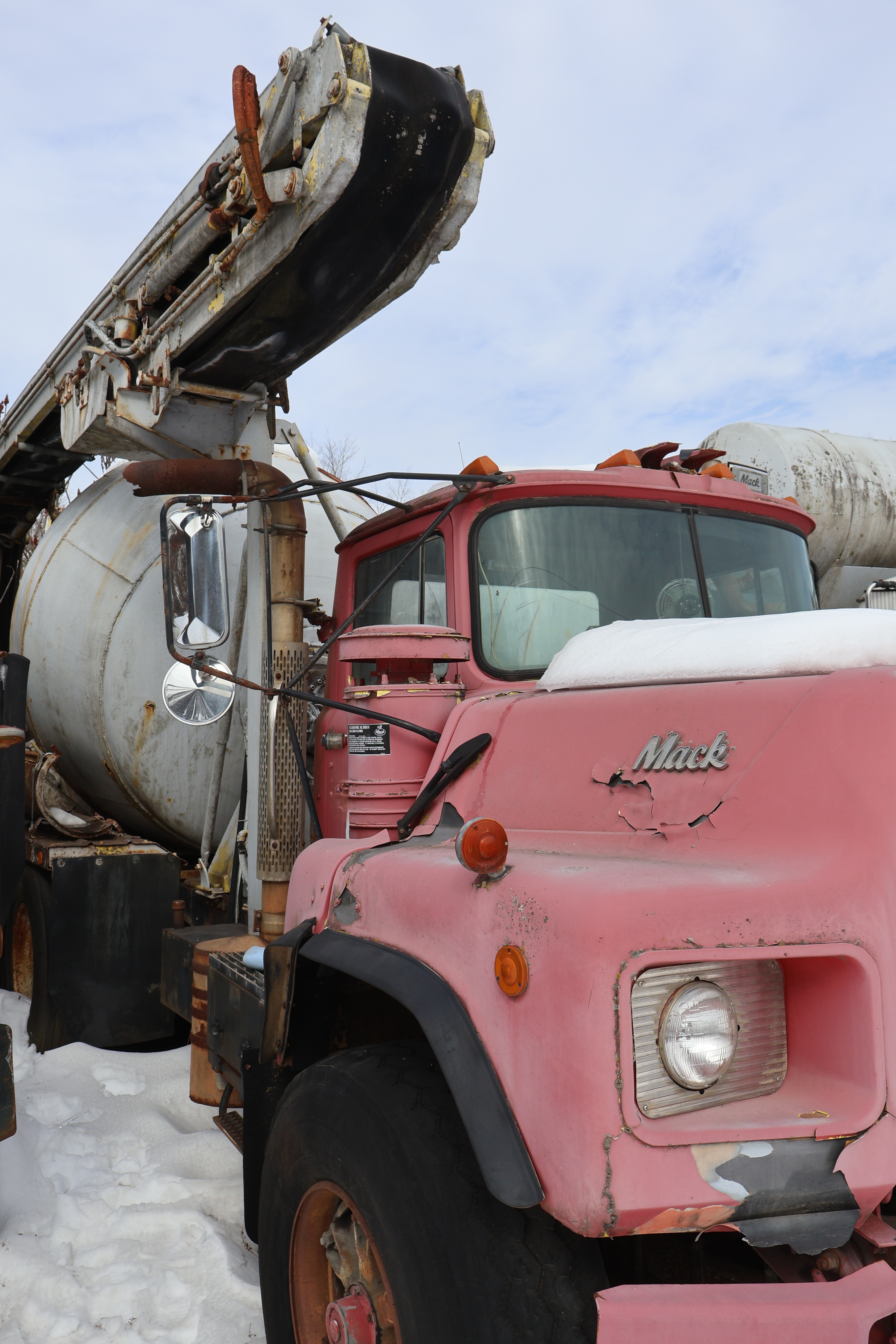 1993 MACK DM690S - view 4 of 33