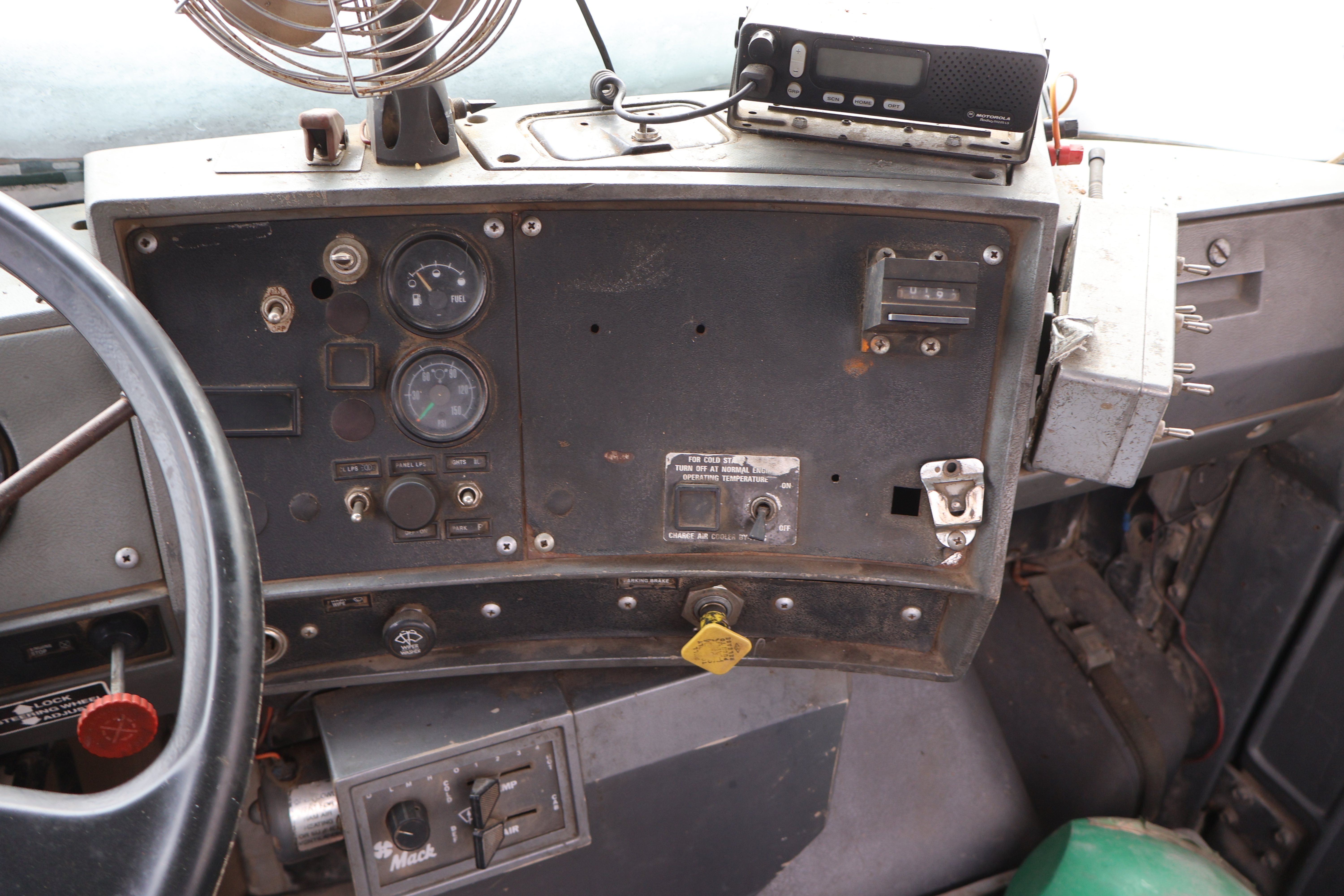 1993 MACK DM690S - Image 25