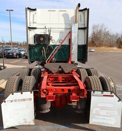 2019 INTERNATIONAL LT - Image 4