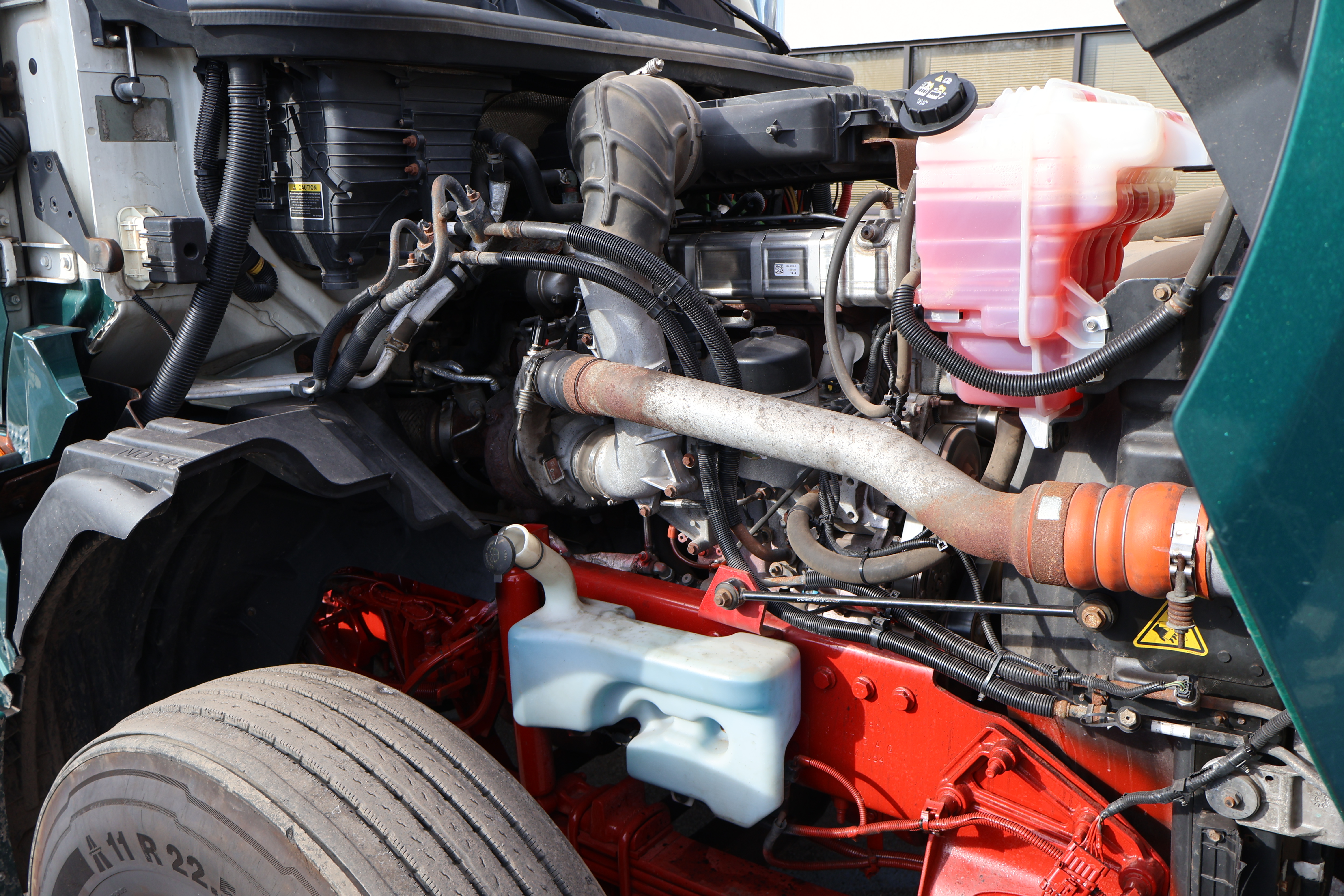 2019 INTERNATIONAL LT - Image 18