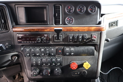 2019 INTERNATIONAL LT - Image 21