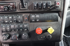 2019 INTERNATIONAL LT - Image 23