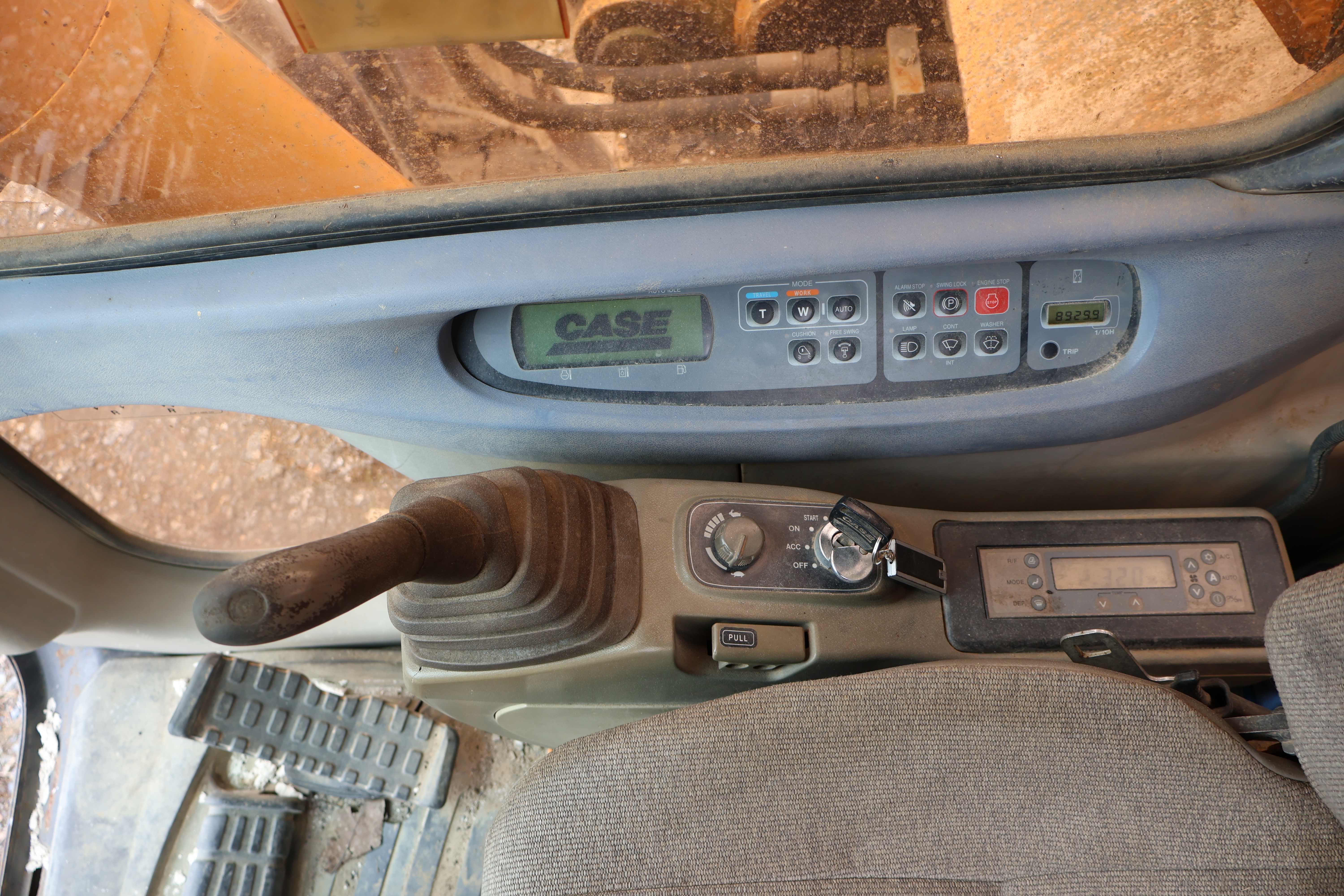 2004 CASE CX330 - Image 30