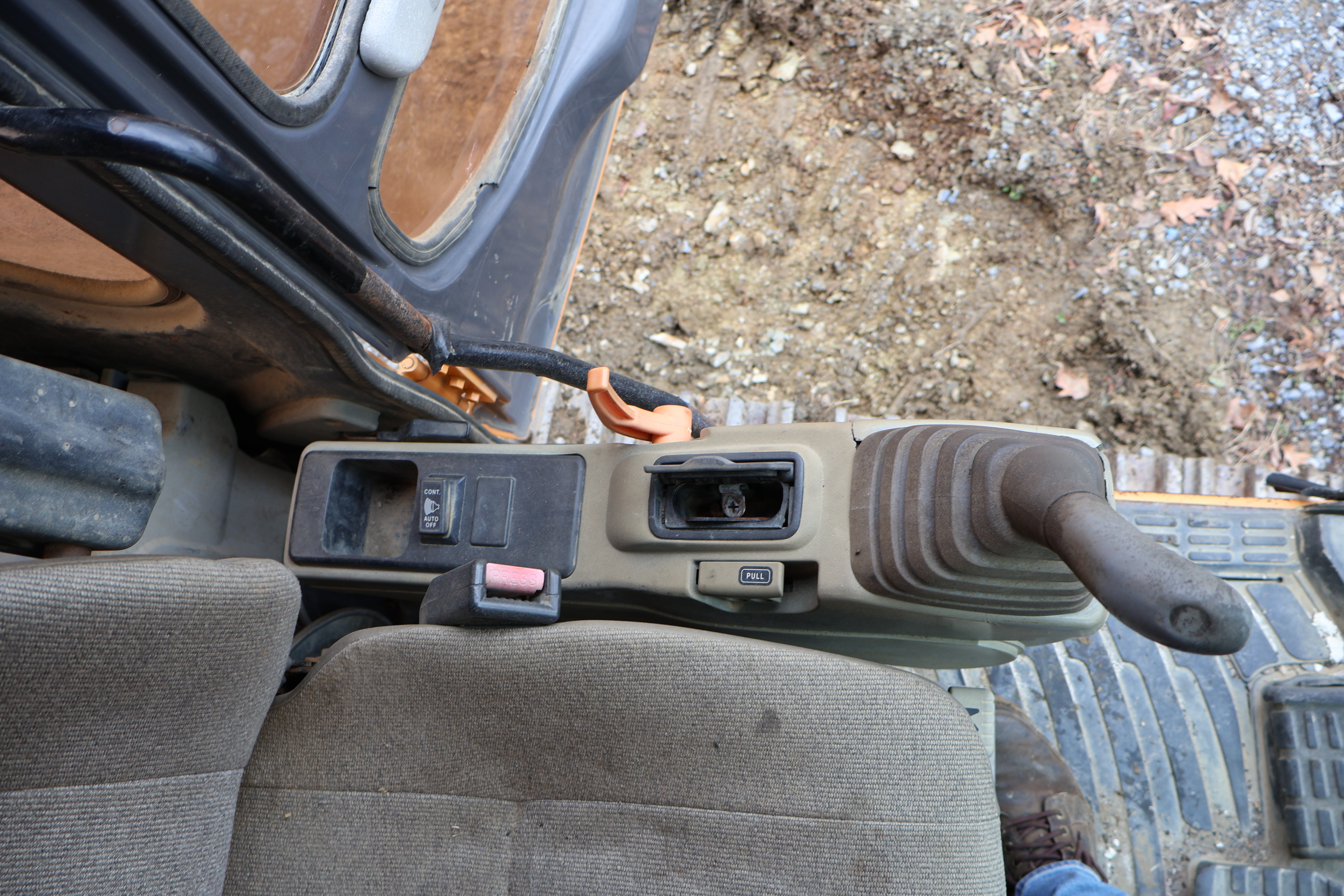 2004 CASE CX330 - Image 29