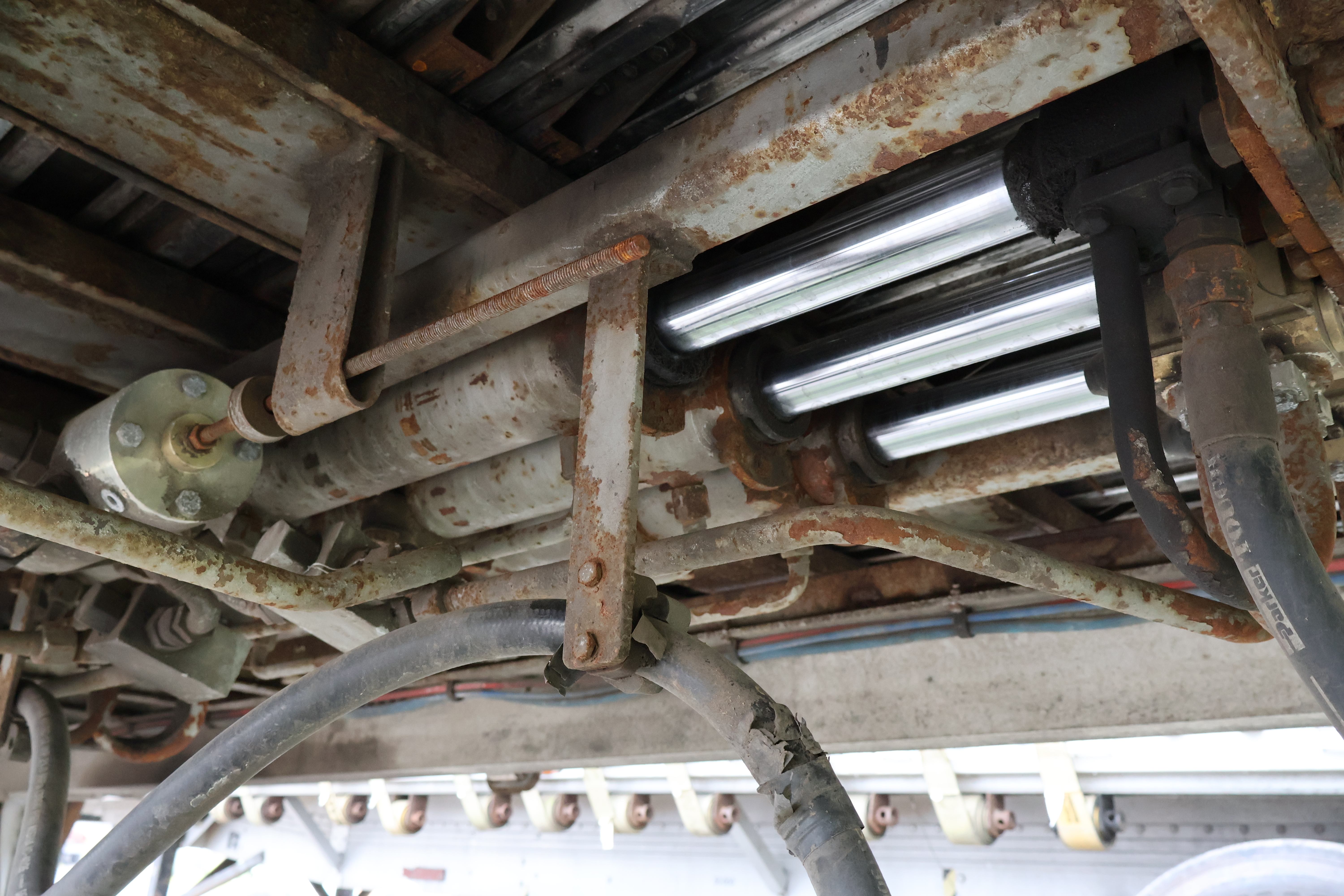 2006 MAC 42 ft - Image 16