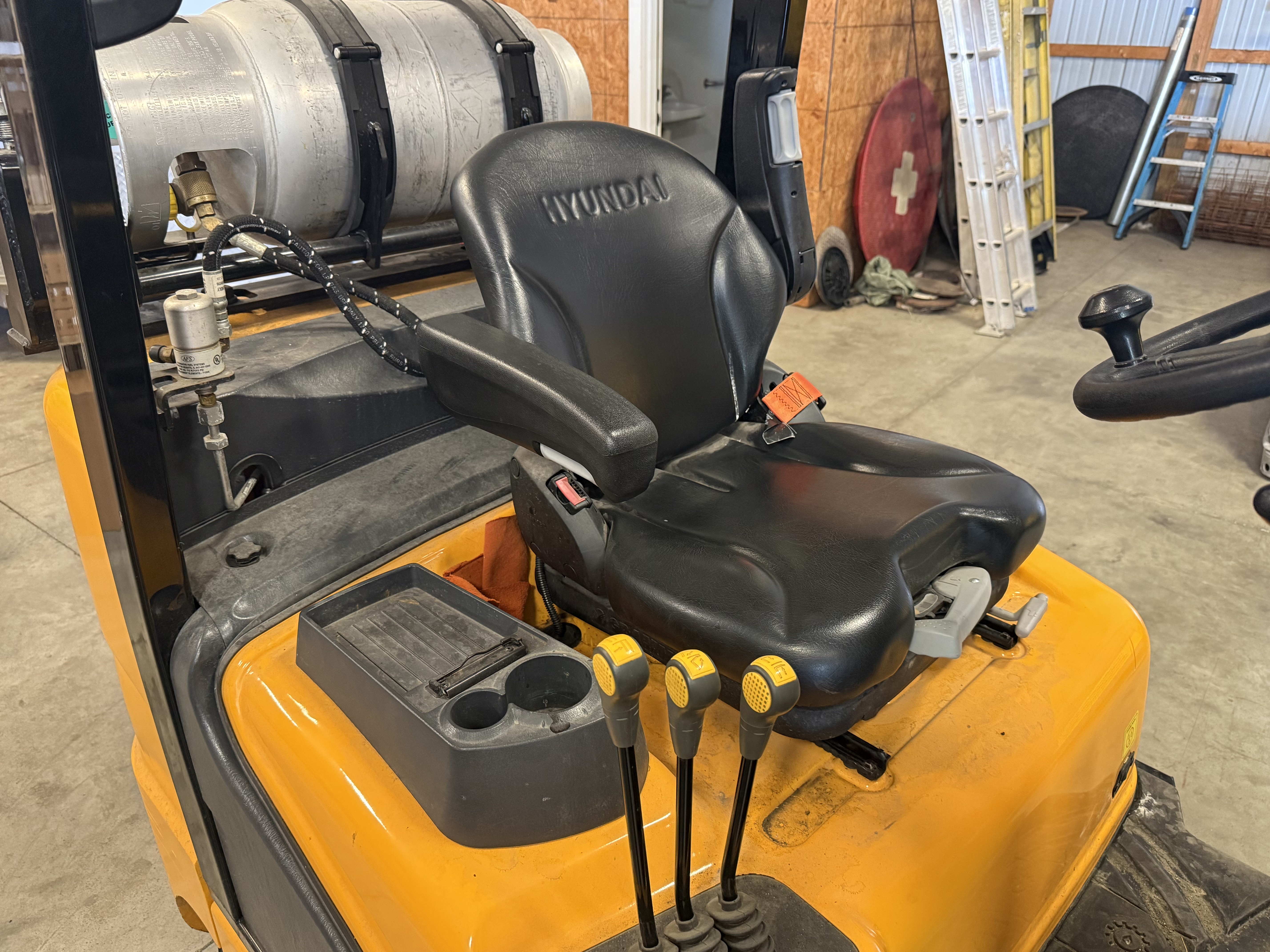 2019 HYUNDAI 25LC-7A - view 17 of 19