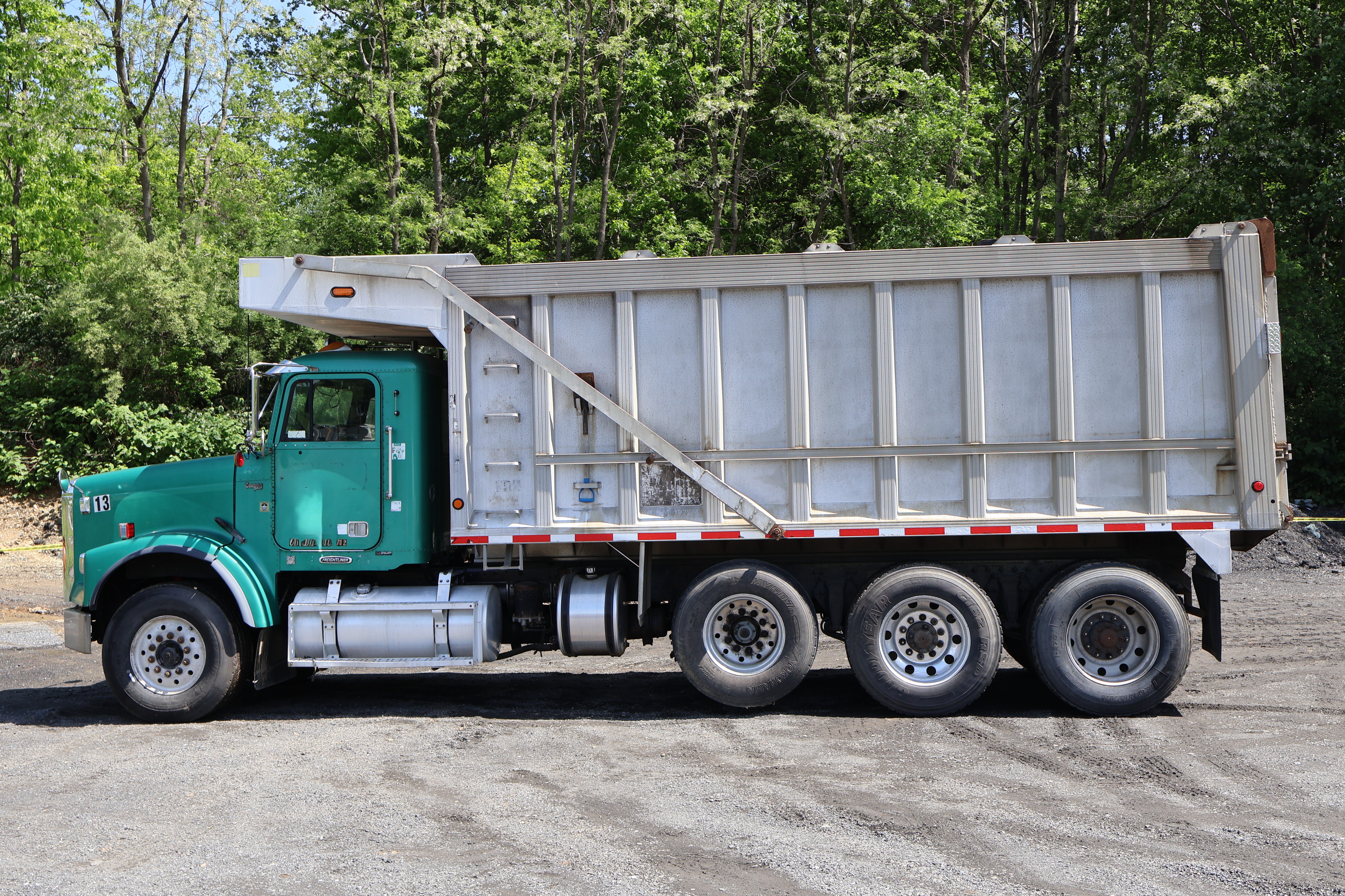 2000 FREIGHTLINER FLD112 - Image 8
