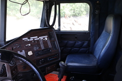 2000 FREIGHTLINER FLD112 - Image 32