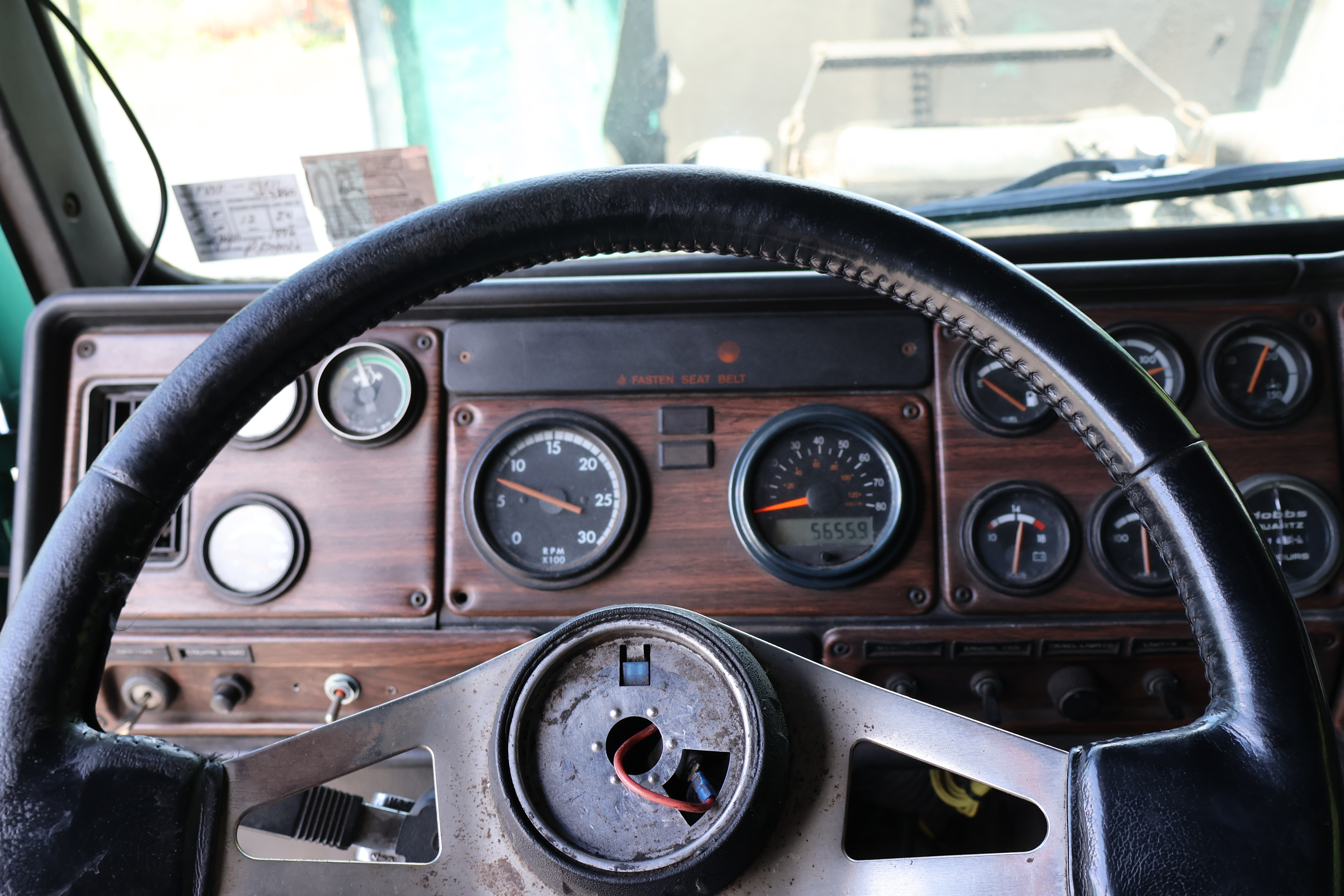 2000 FREIGHTLINER FLD112 - Image 36