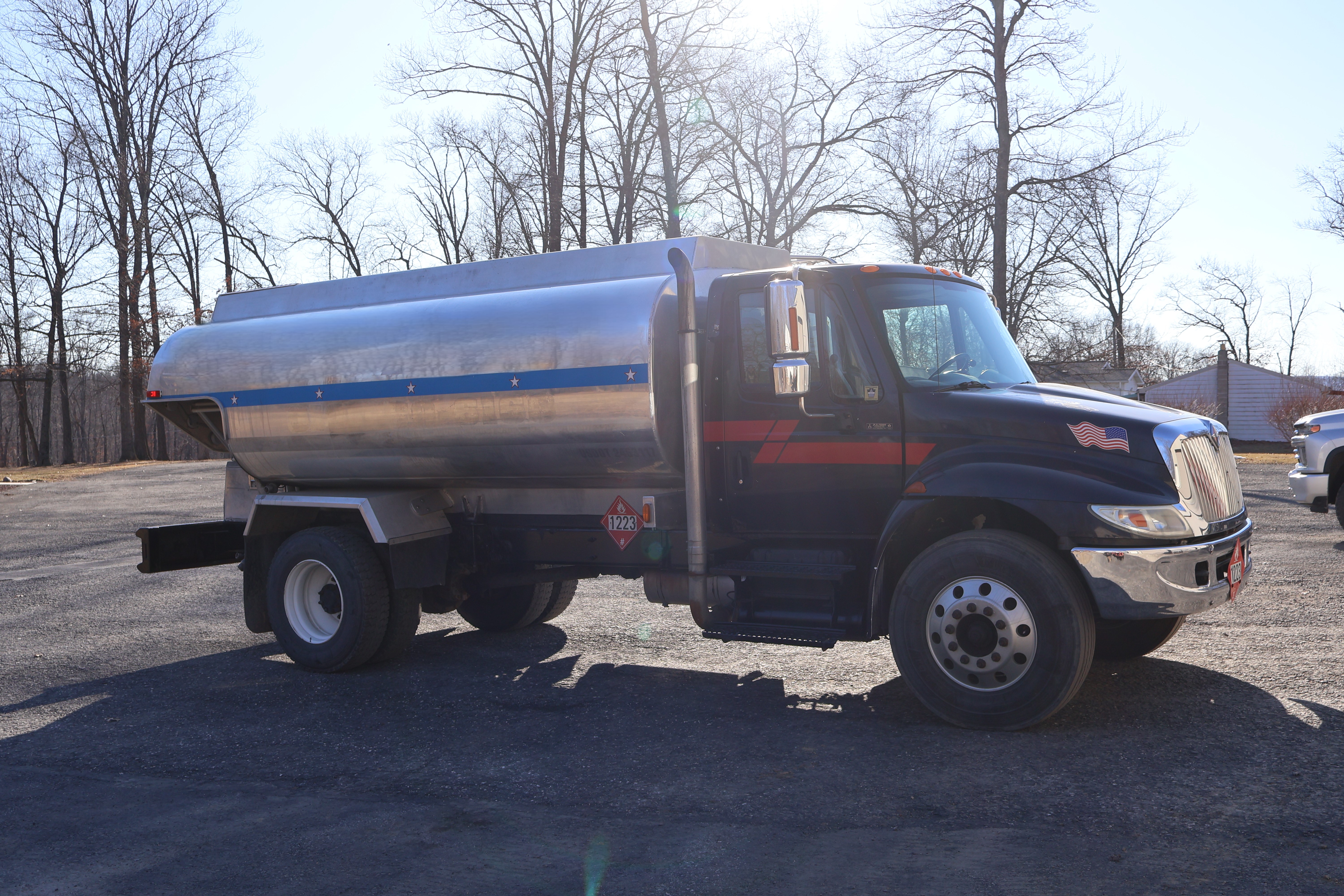 2004 INTERNATIONAL 4900 - view 8 of 33