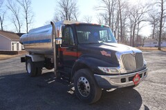 2004 INTERNATIONAL 4900 - Image 9