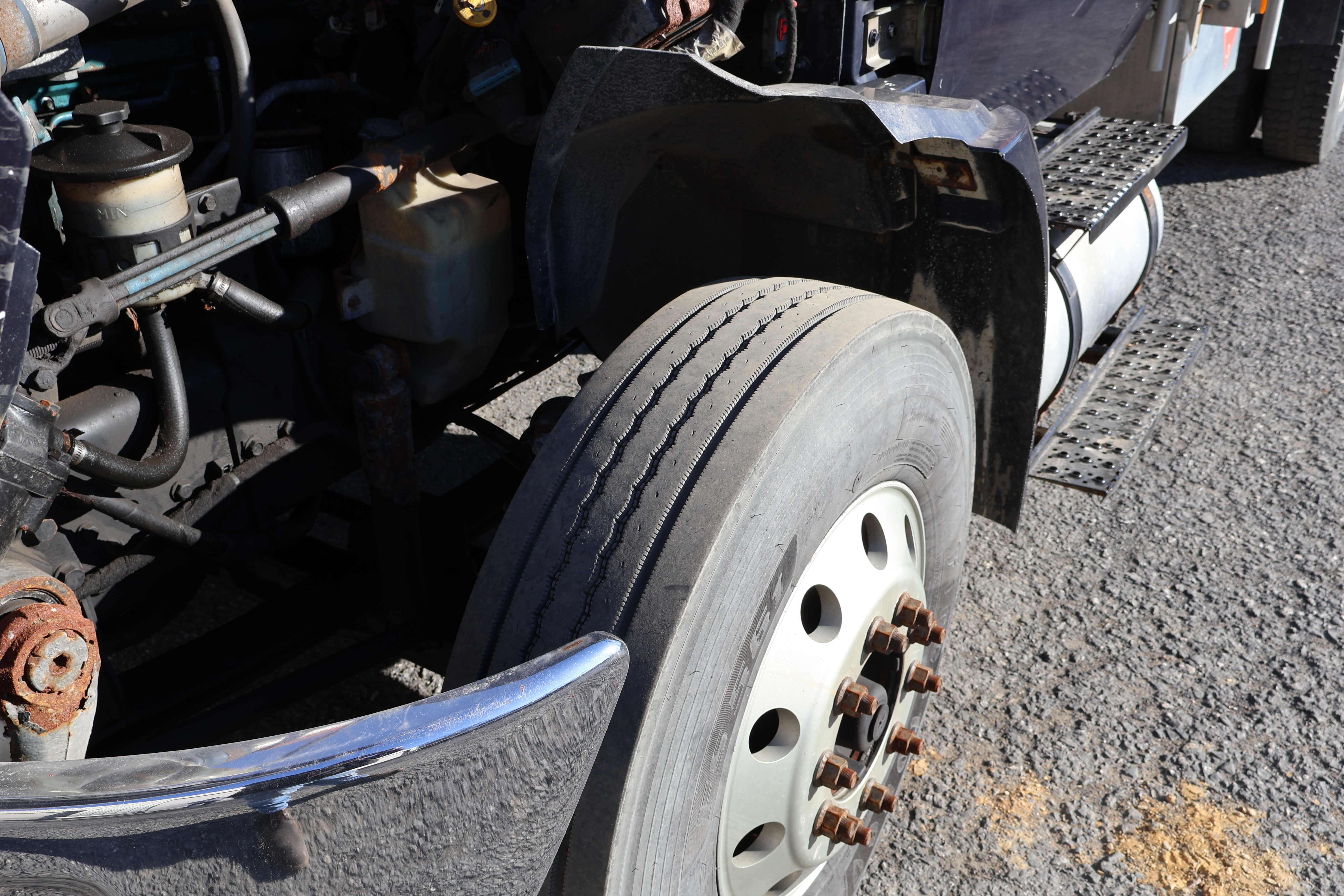 2004 INTERNATIONAL 4900 - Image 14