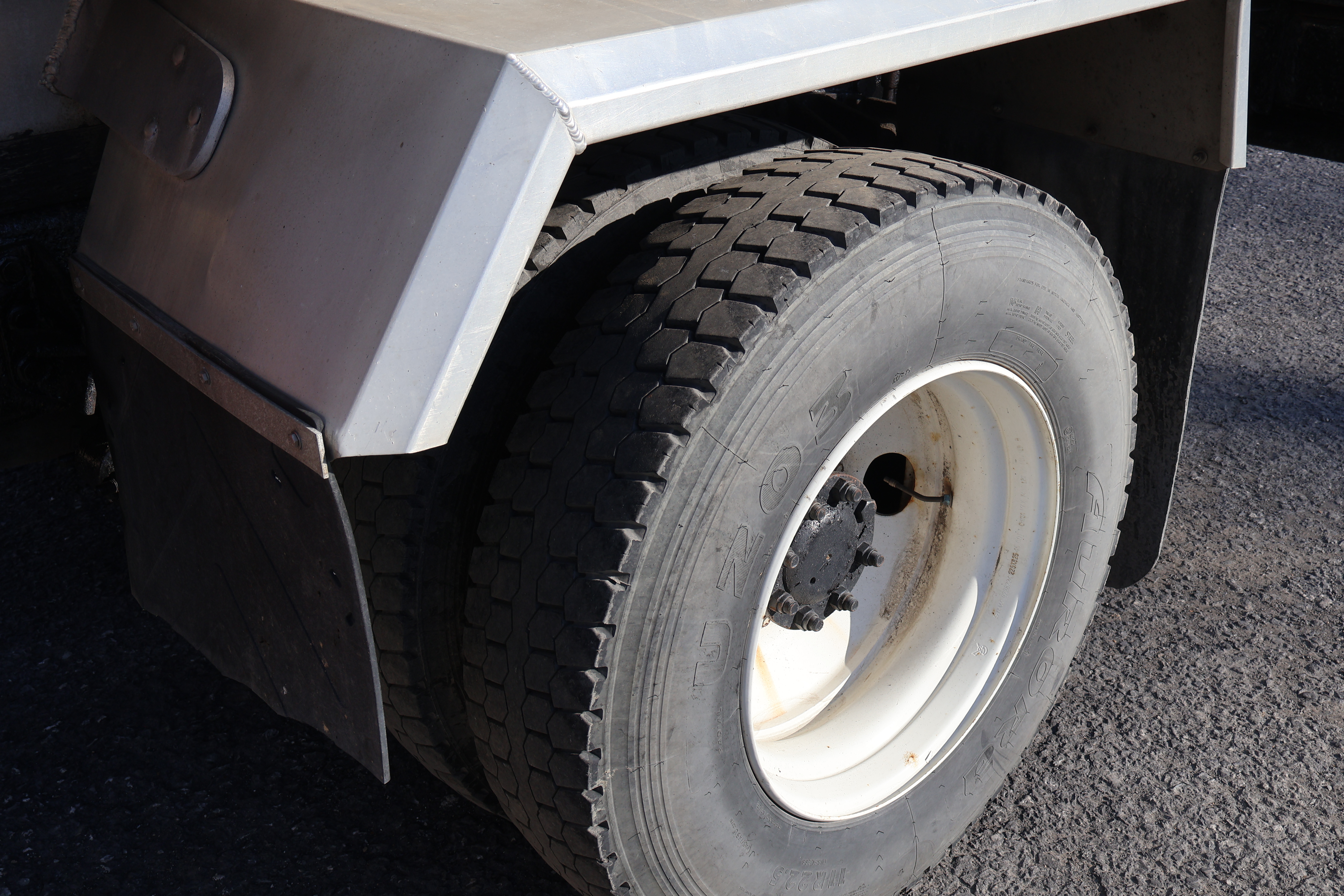 2004 INTERNATIONAL 4900 - Image 15