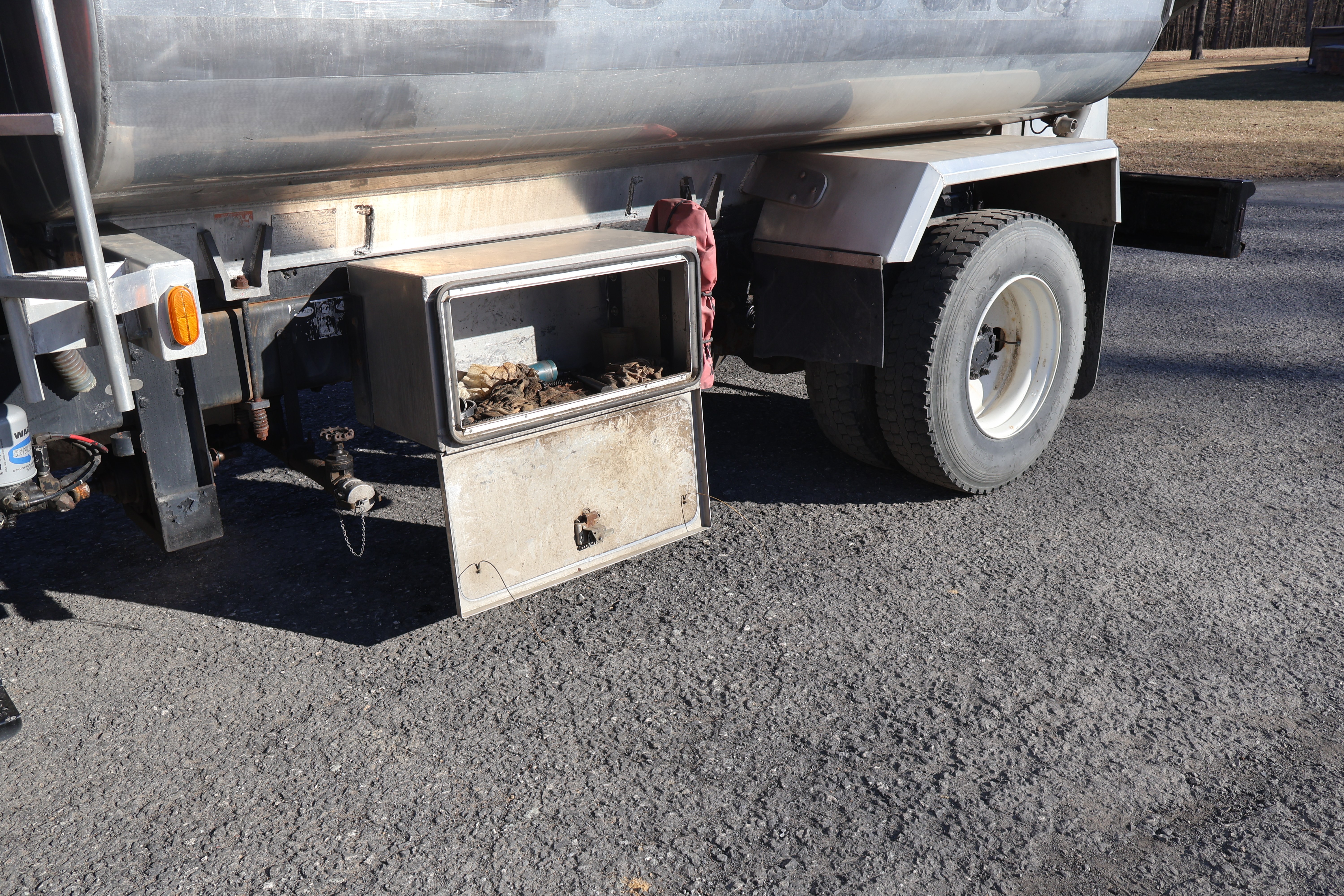 2004 INTERNATIONAL 4900 - Image 16