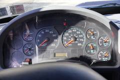 2004 INTERNATIONAL 4900 - Image 25