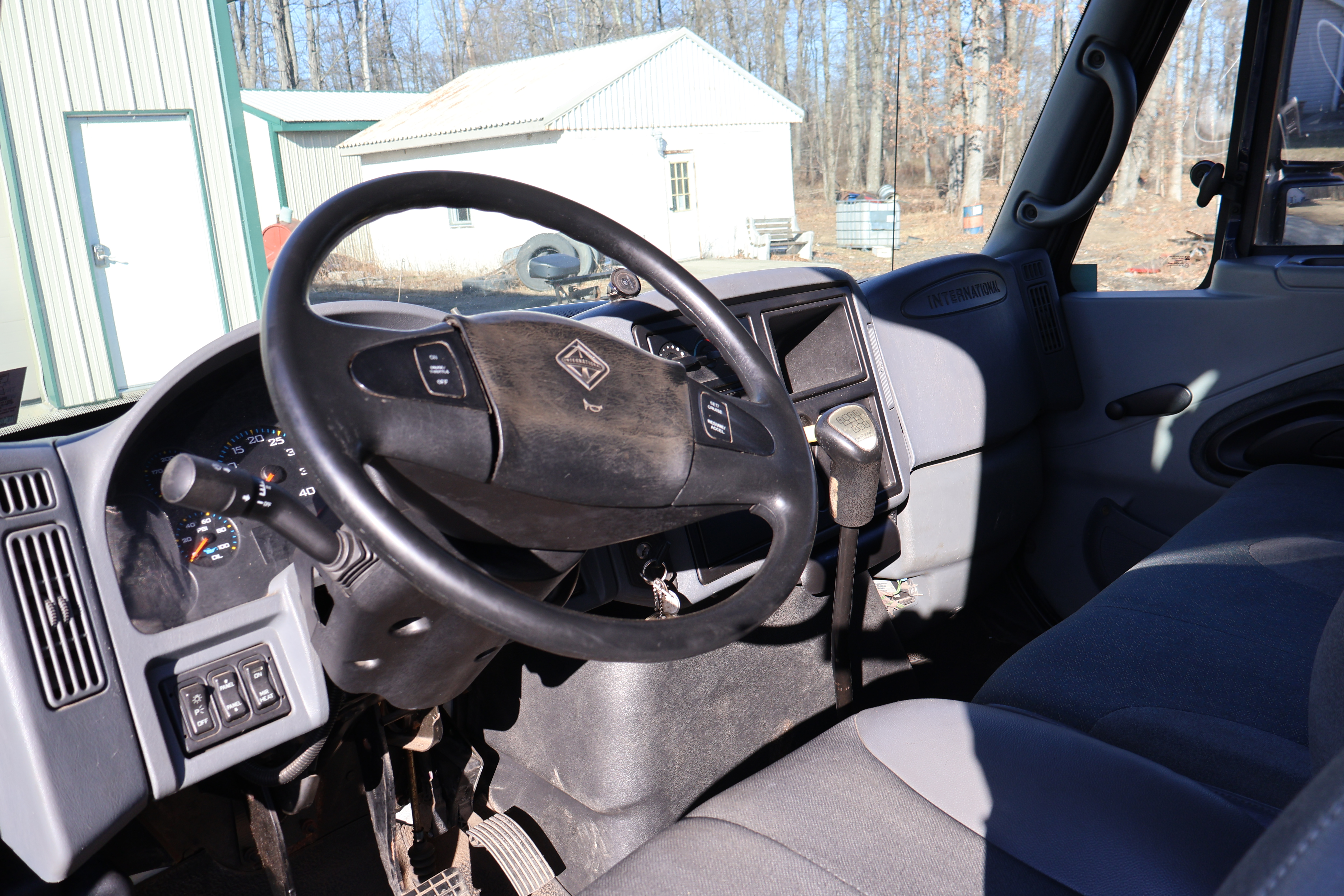 2004 INTERNATIONAL 4900 - Image 27