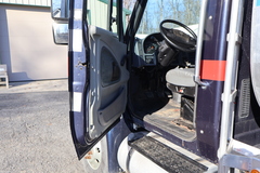 2004 INTERNATIONAL 4900 - Image 31