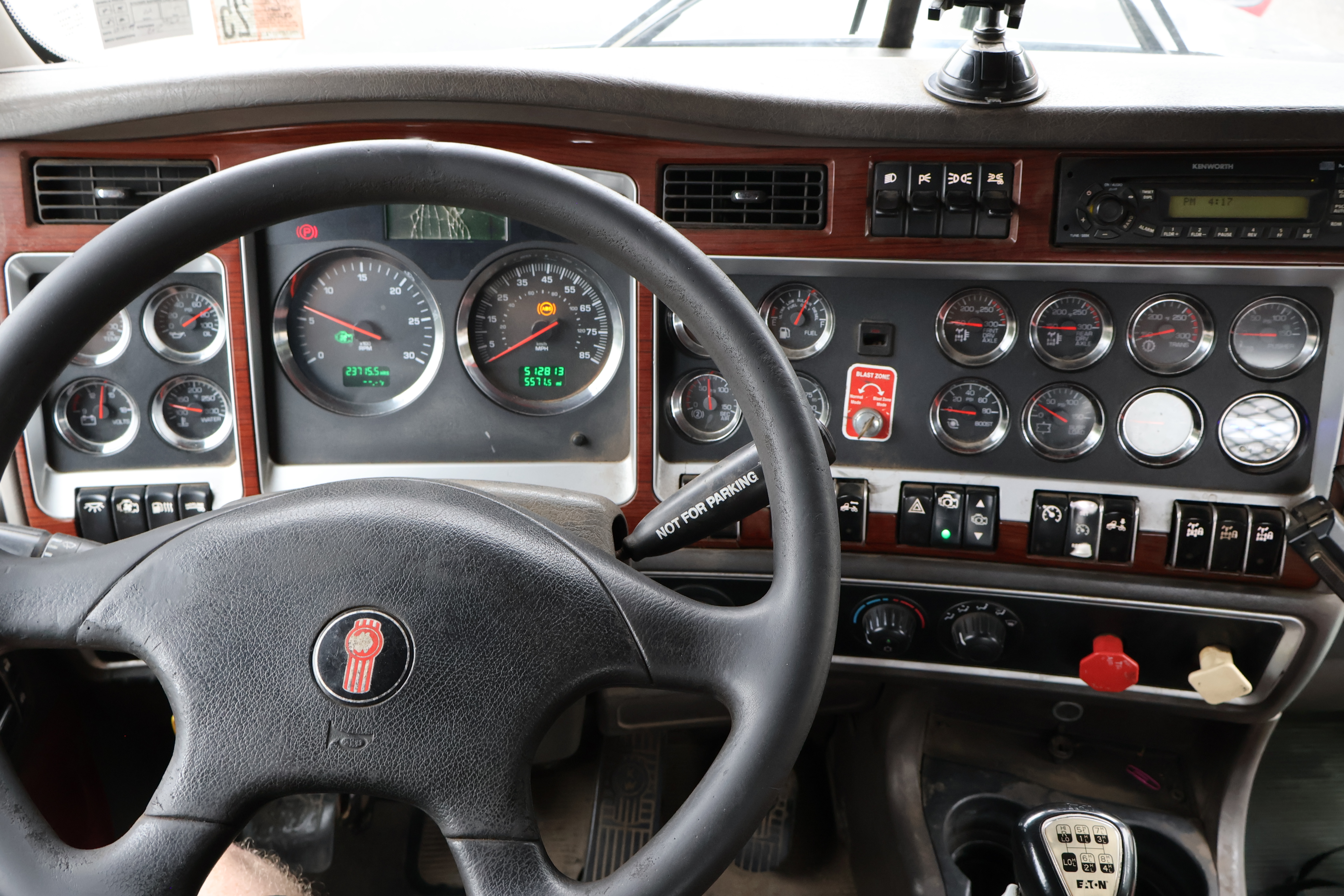 2008 KENWORTH W900 - Image 27