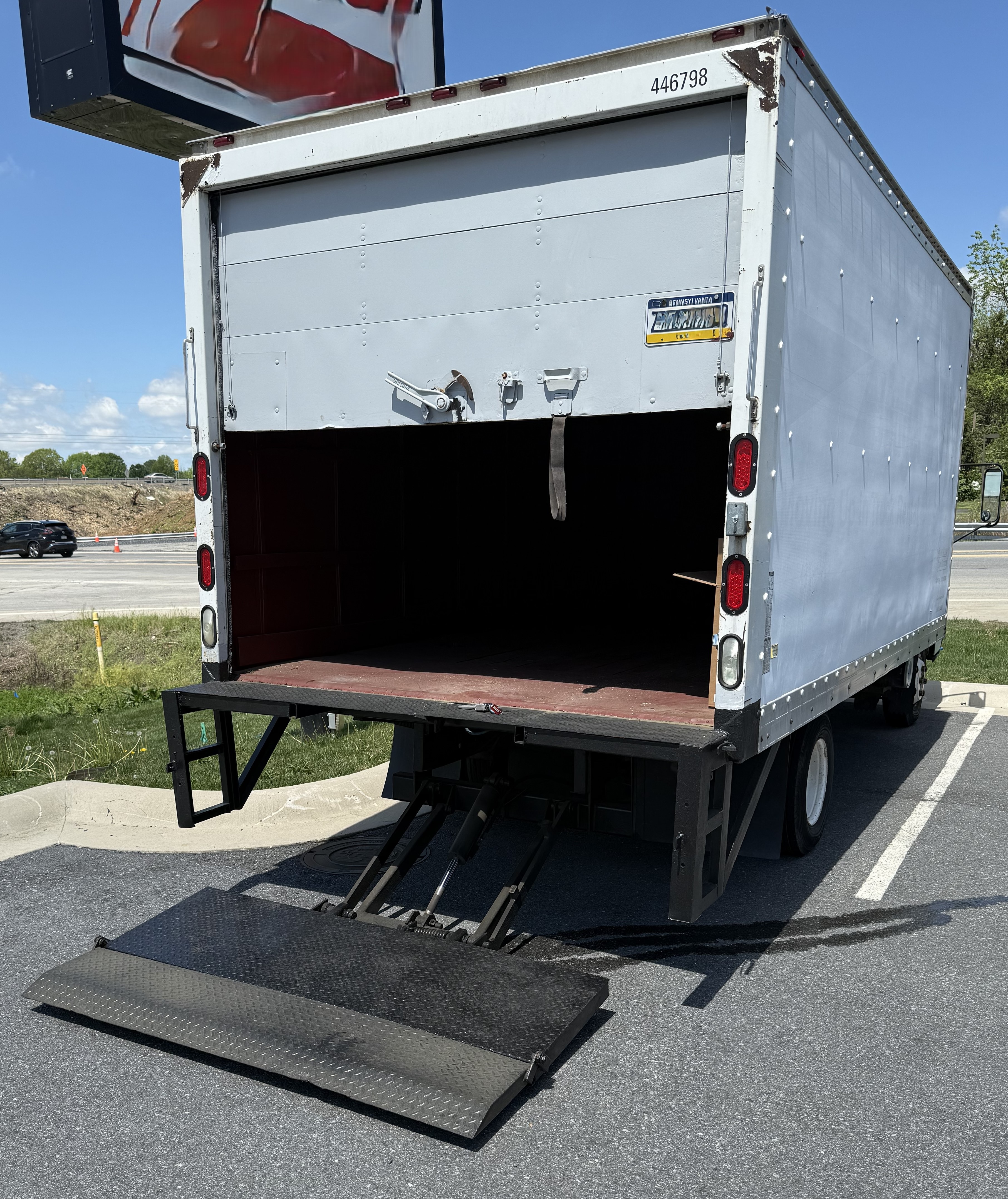 2005 GMC W4500 - view 8 of 37