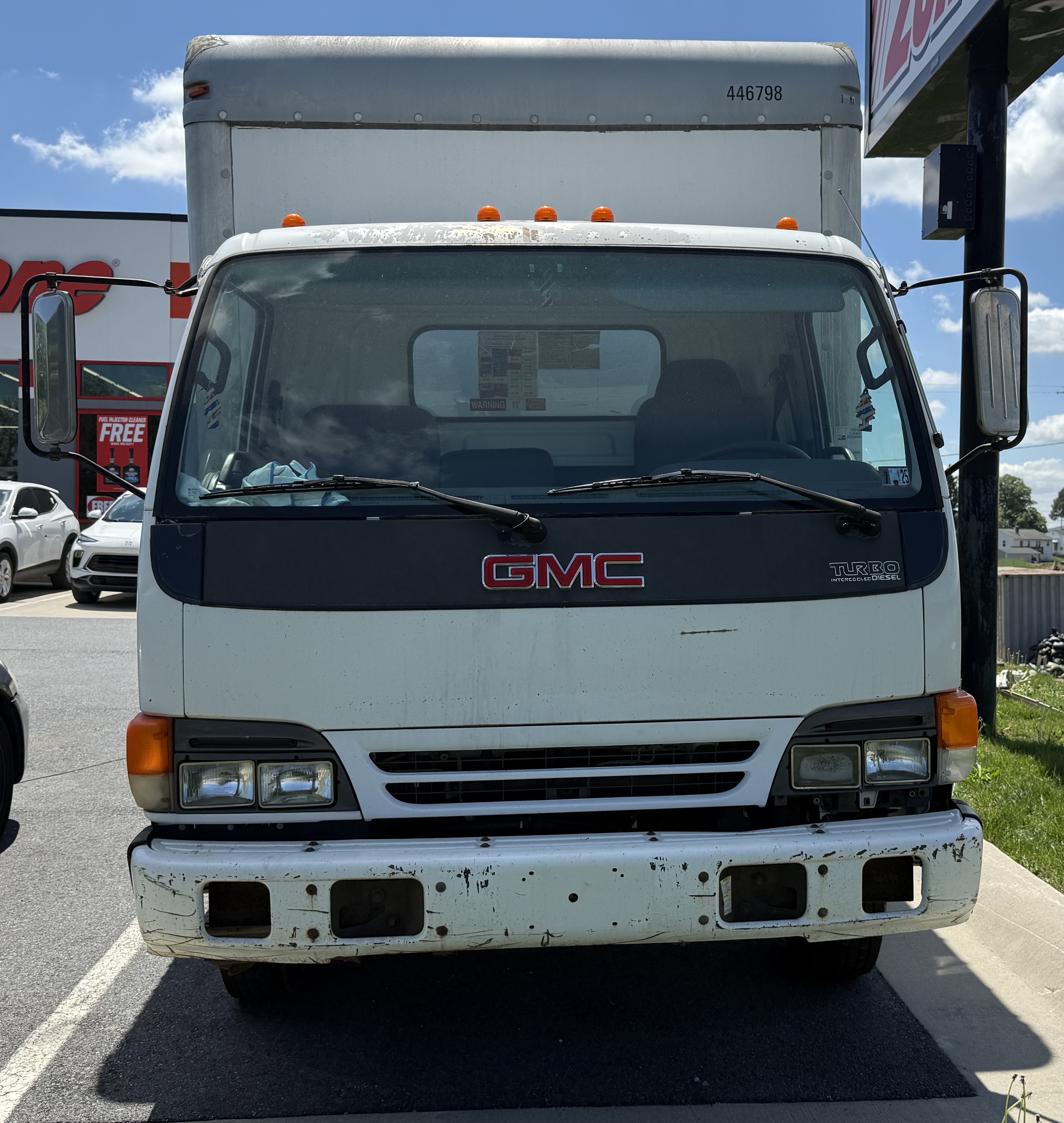 2005 GMC W4500 - view 2 of 37