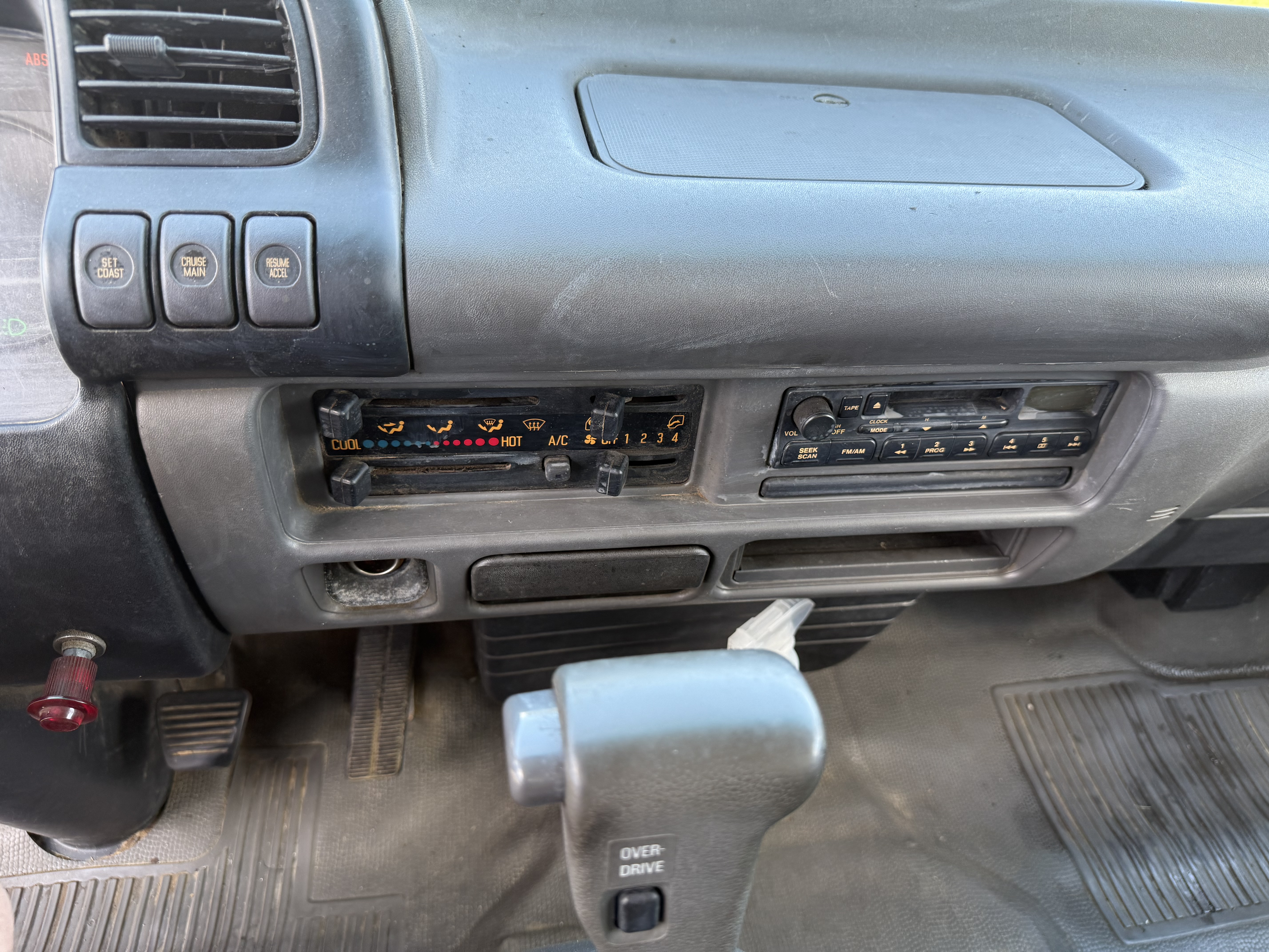 2005 GMC W4500 - Image 31