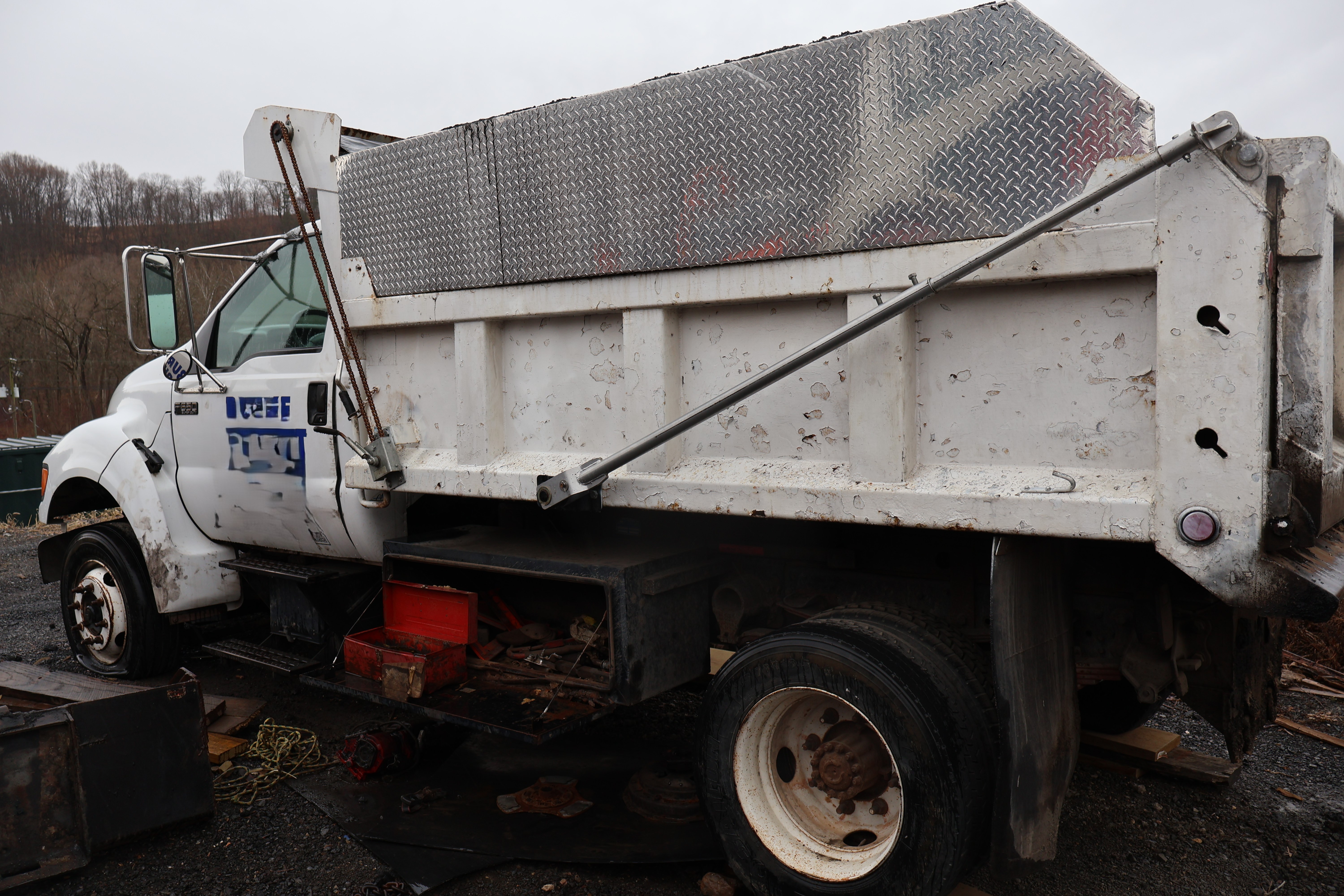 2001 FORD F650 - Image 8